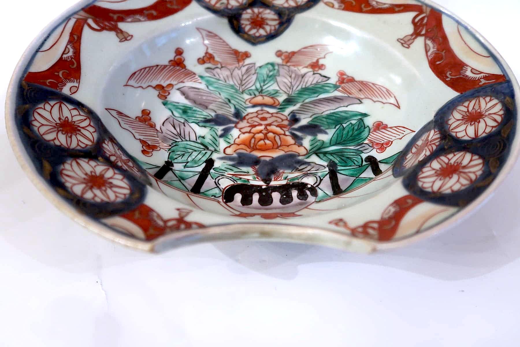 Porcelain beard dish Japan 18th century