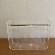 Porte revue vintage en plexiglass par David lange