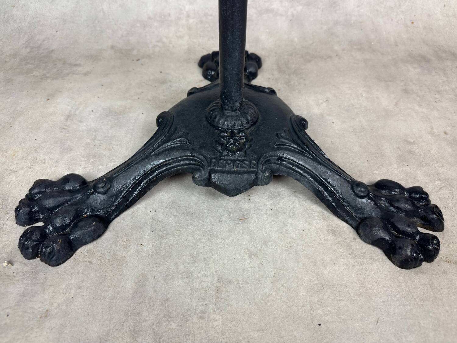 Healing bistro marble and cast iron 19th century