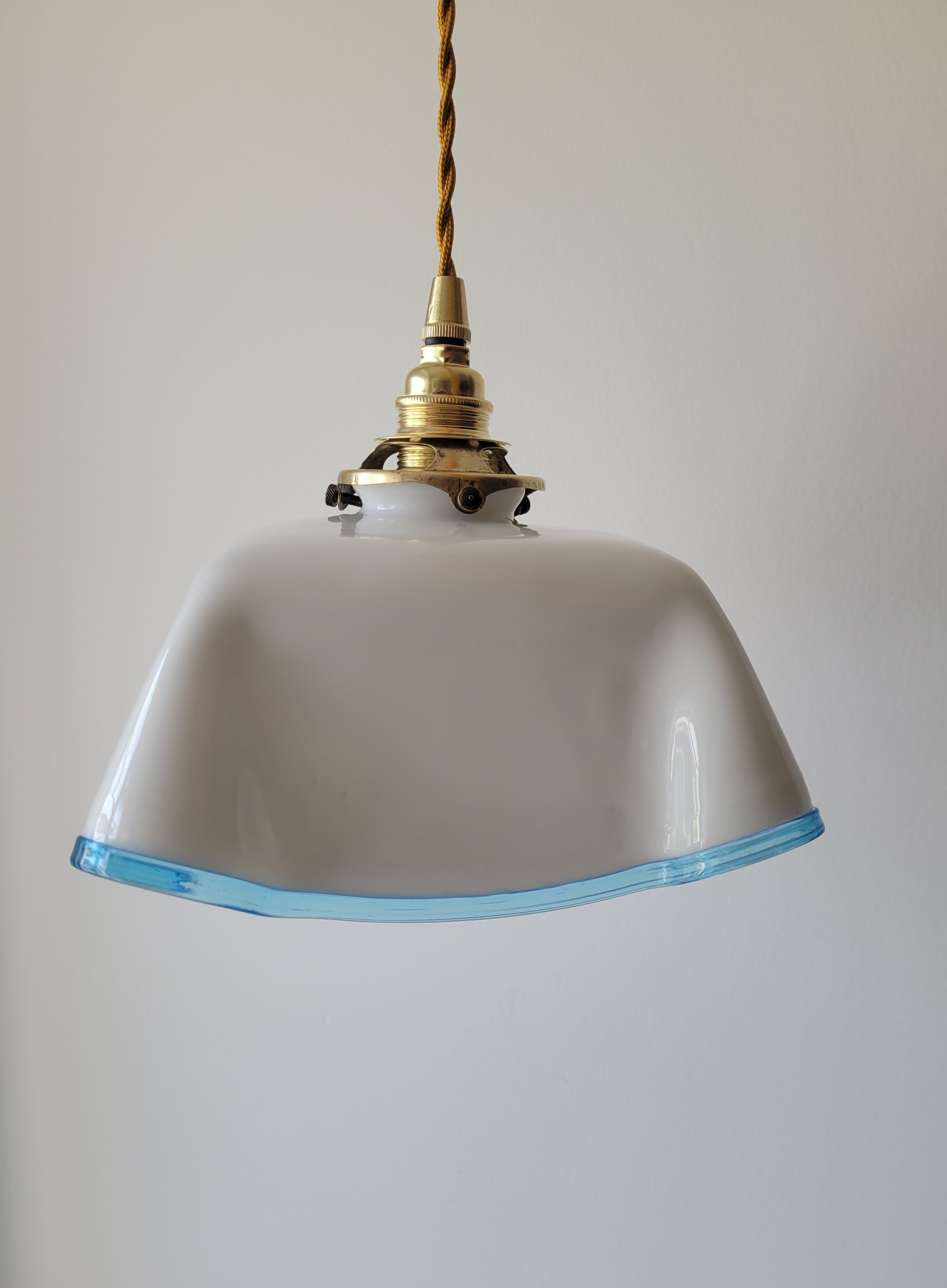 Draped opaline suspension