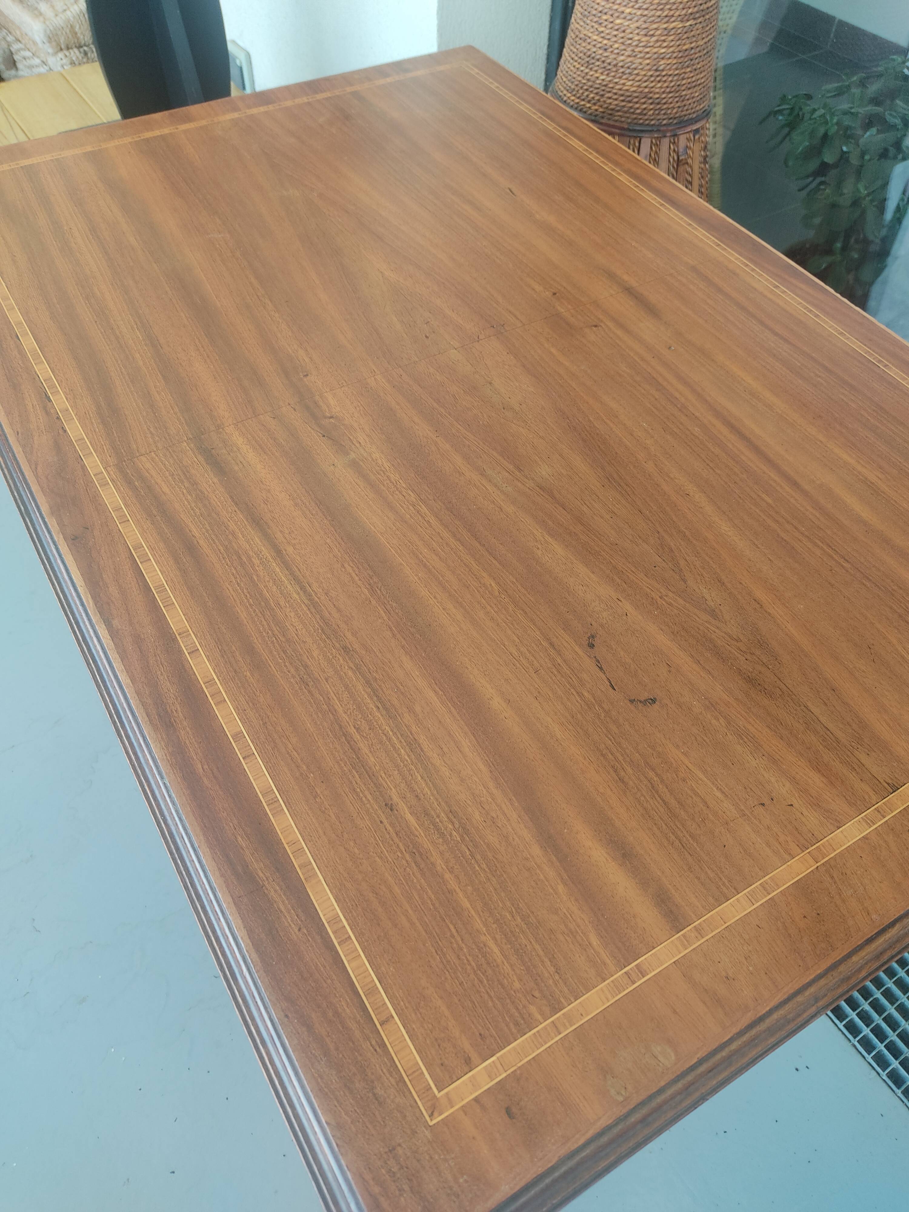 Bureau en bois