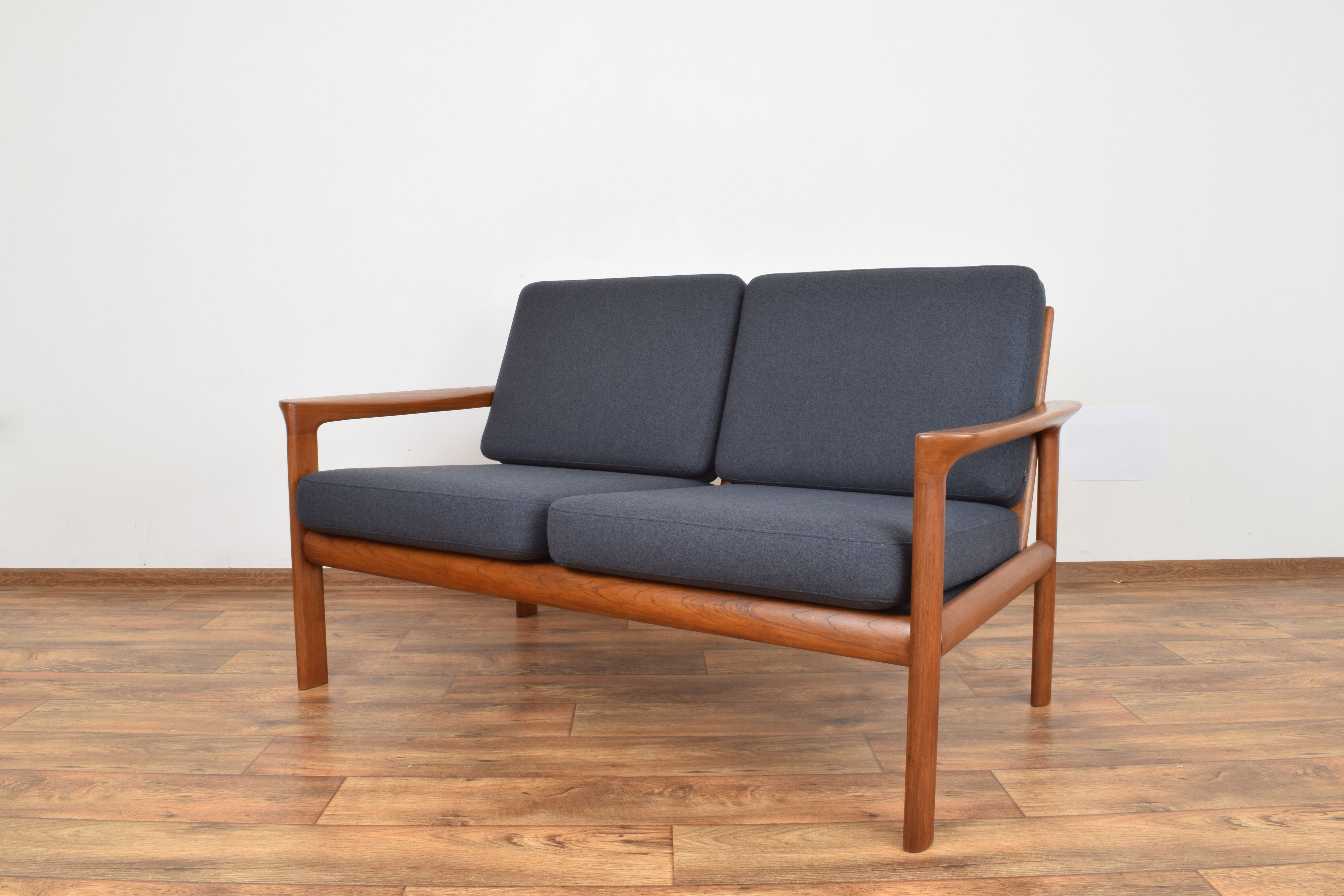 Mid-century danish sofa by Sven Ellekaer for Komfort, 1960