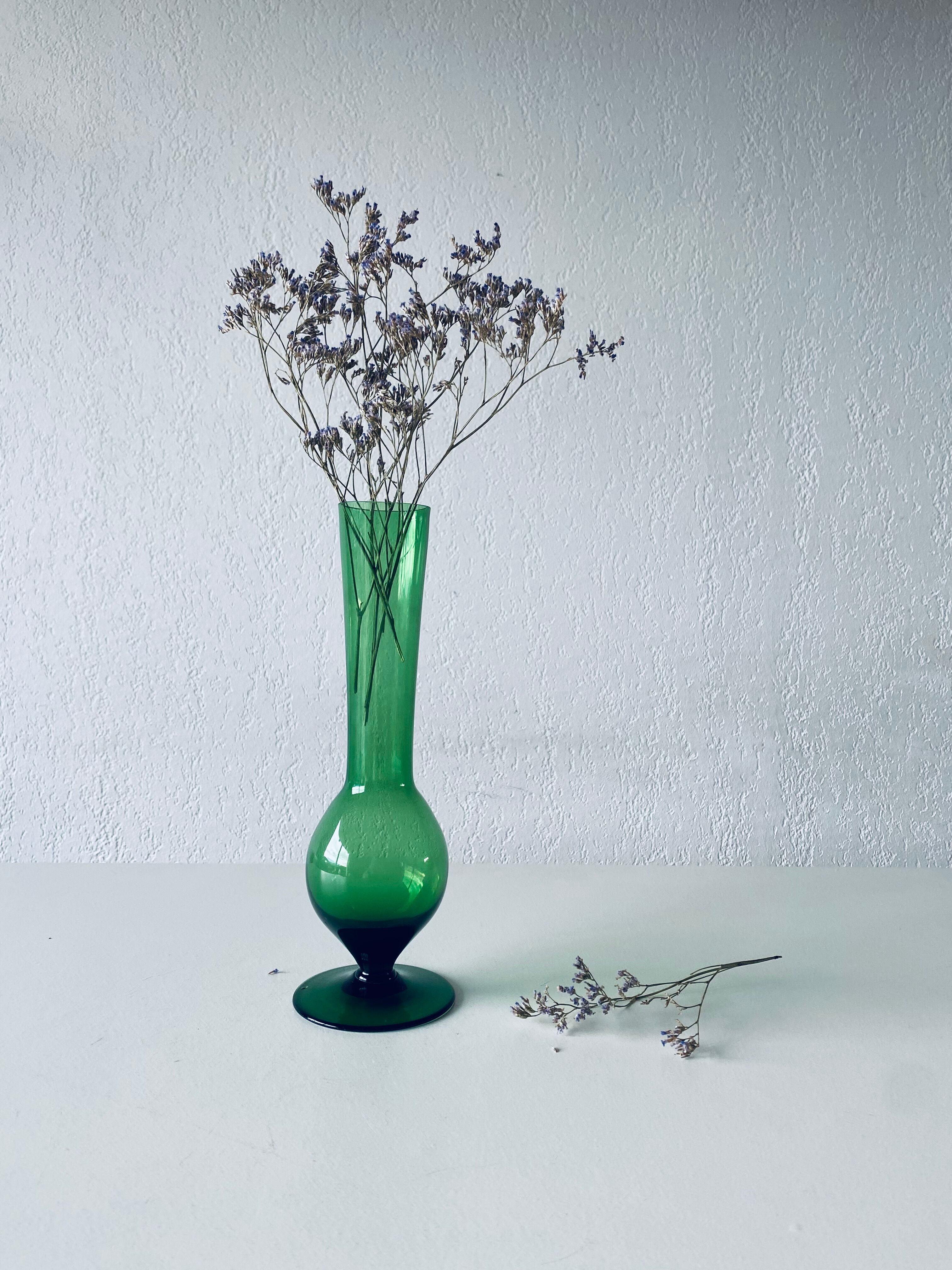 Vase vert en verre