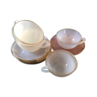 Lot de 4 tasses et 6 soucoupes