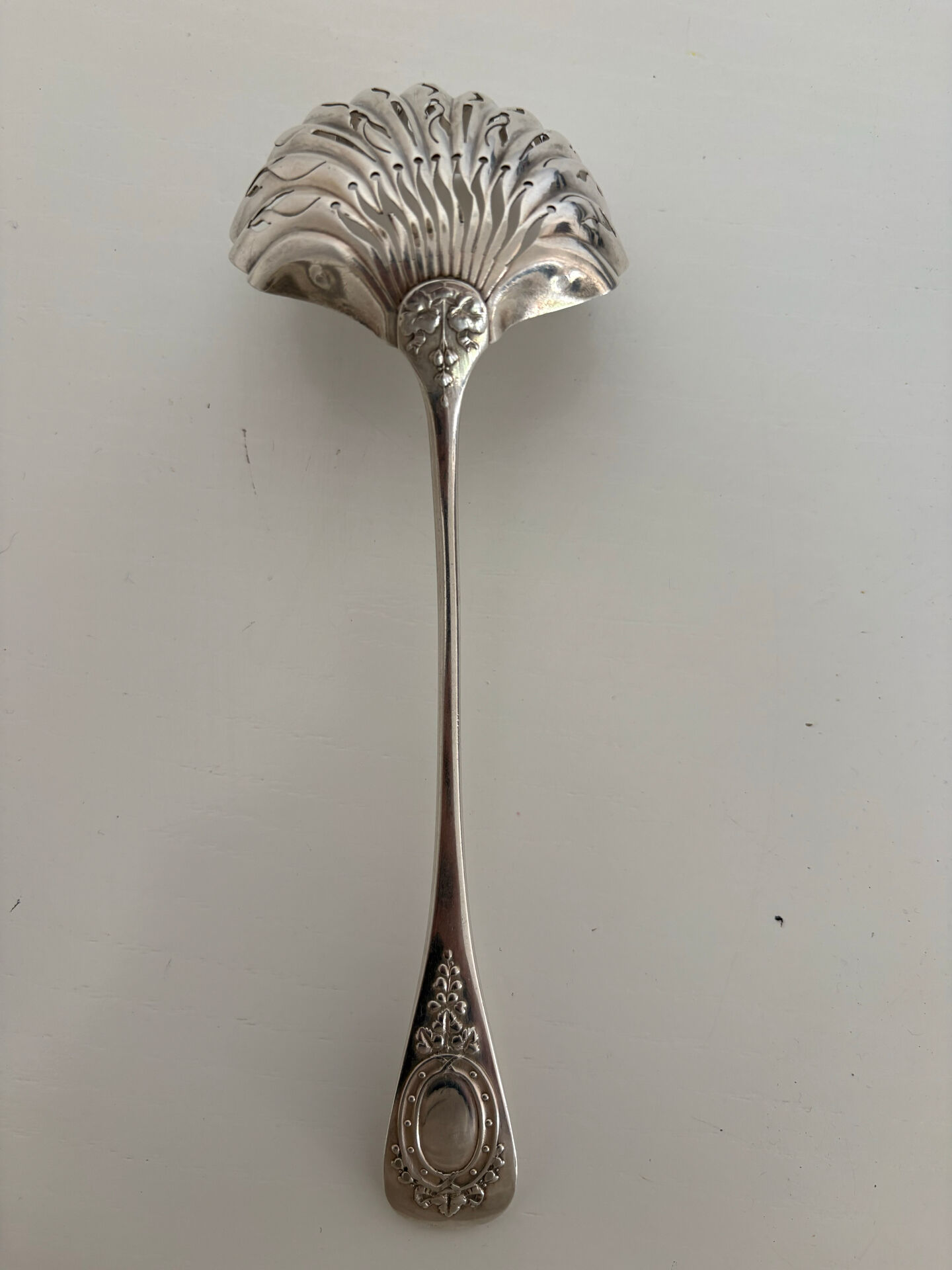 Cuillère, saupoudreuse en argent