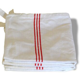Suite de trois serviettes à liteaux rouges