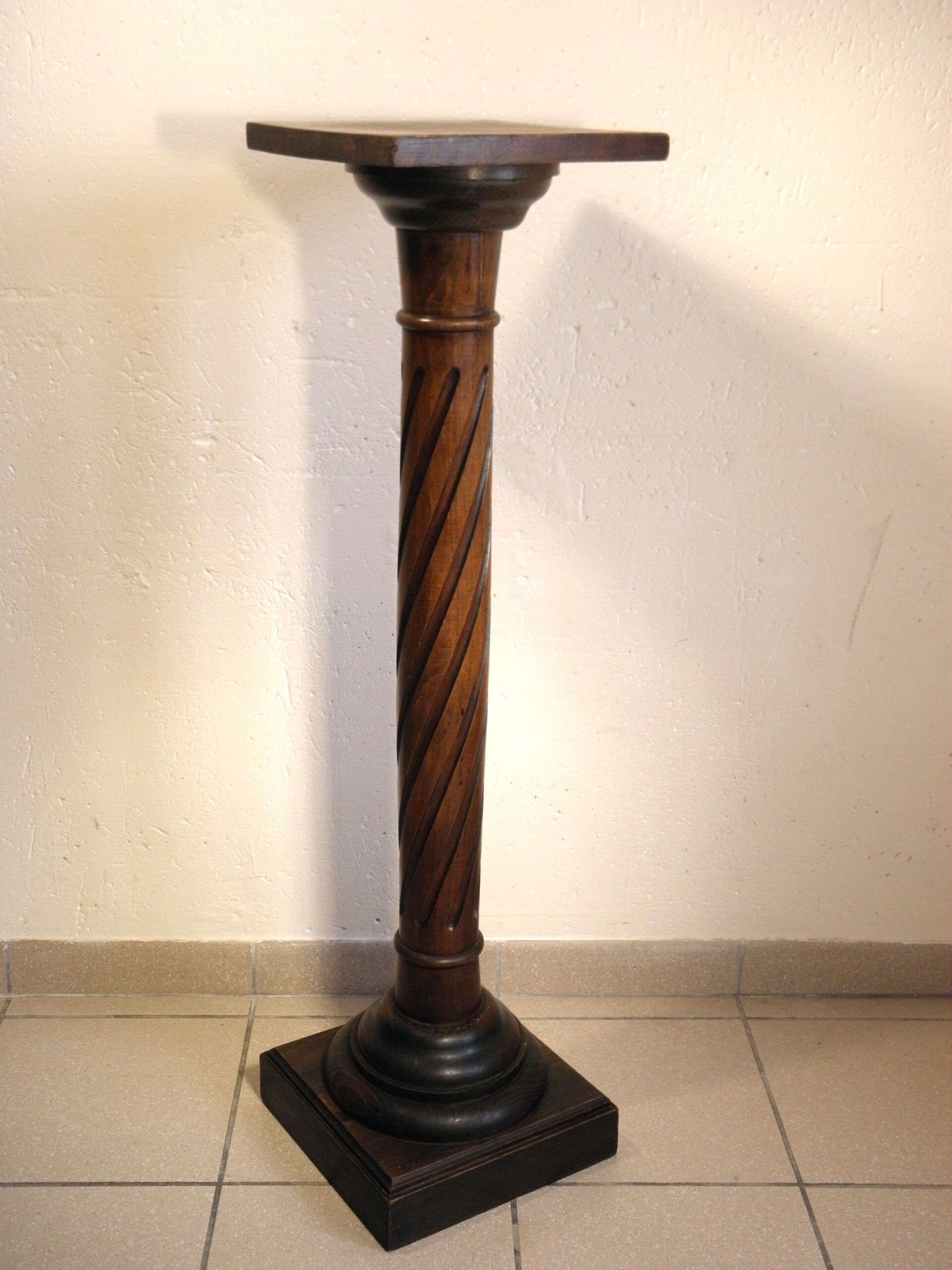 Wooden column harness 109 cm