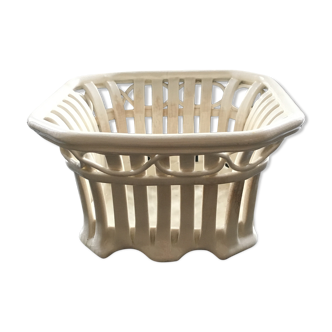 Openwork earthenware flowerpot