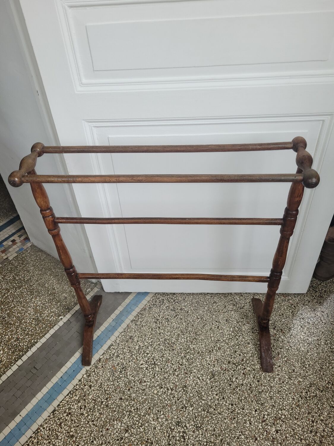 Wooden towel rack