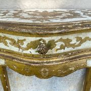 Paires de chevets florentins en bois doré