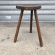 Tabouret tripode en bois 1960