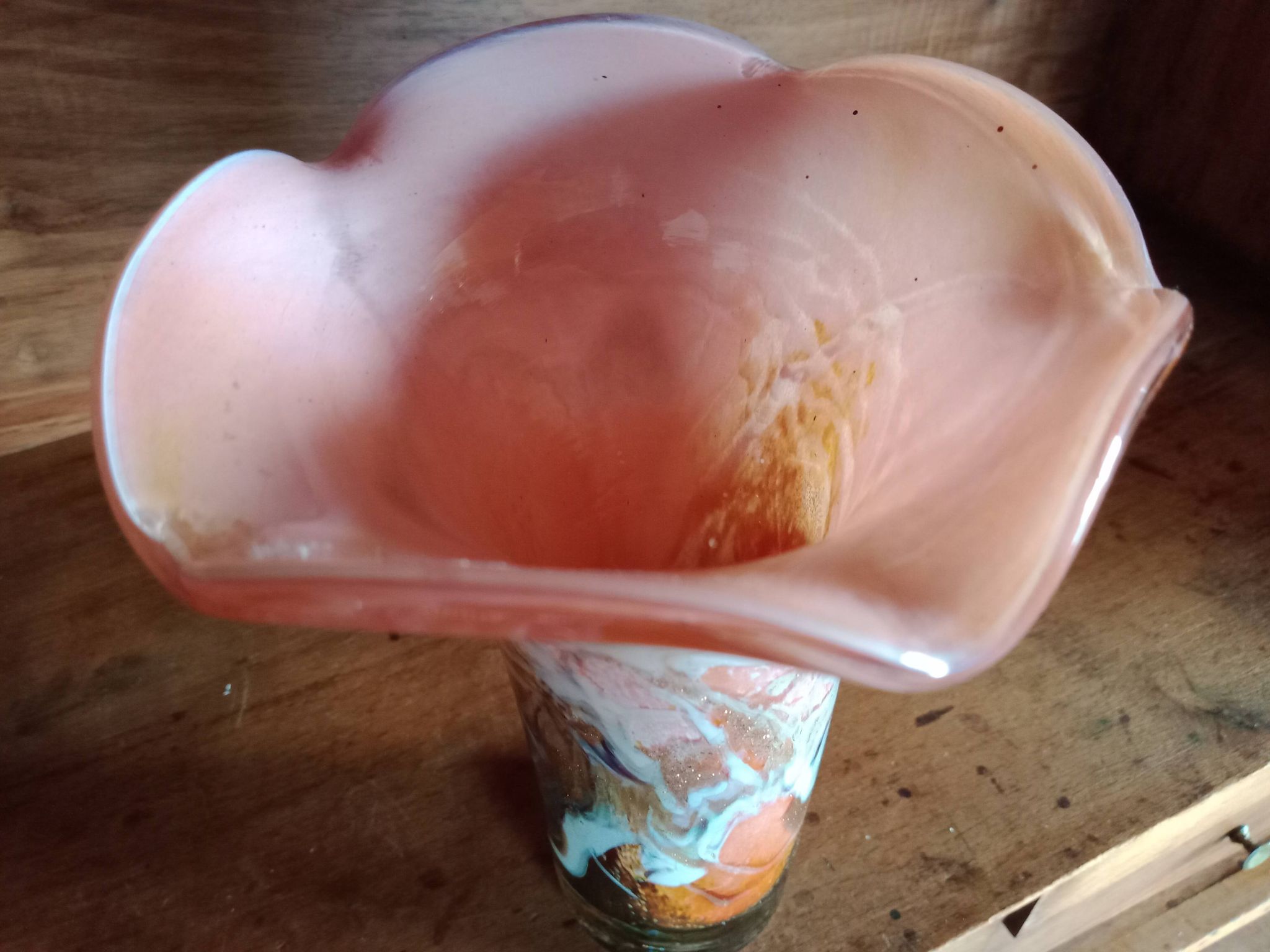 Atelier Michèle Luzoro - Pink corolla vase with inclusion of glitter and gold