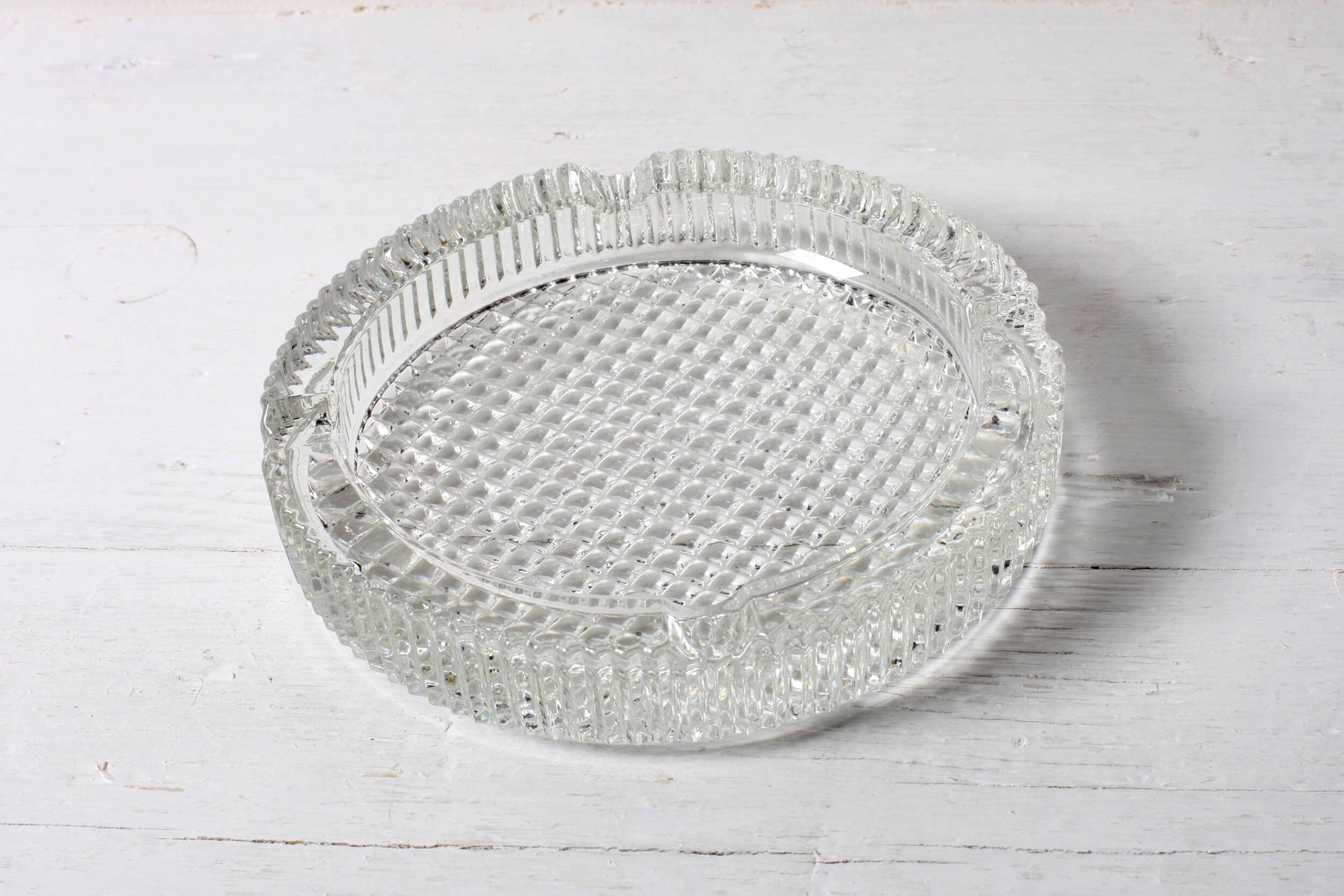 Crystal Glass Ashtray, Mid-Century Round Ashtray / Italy / 1960s