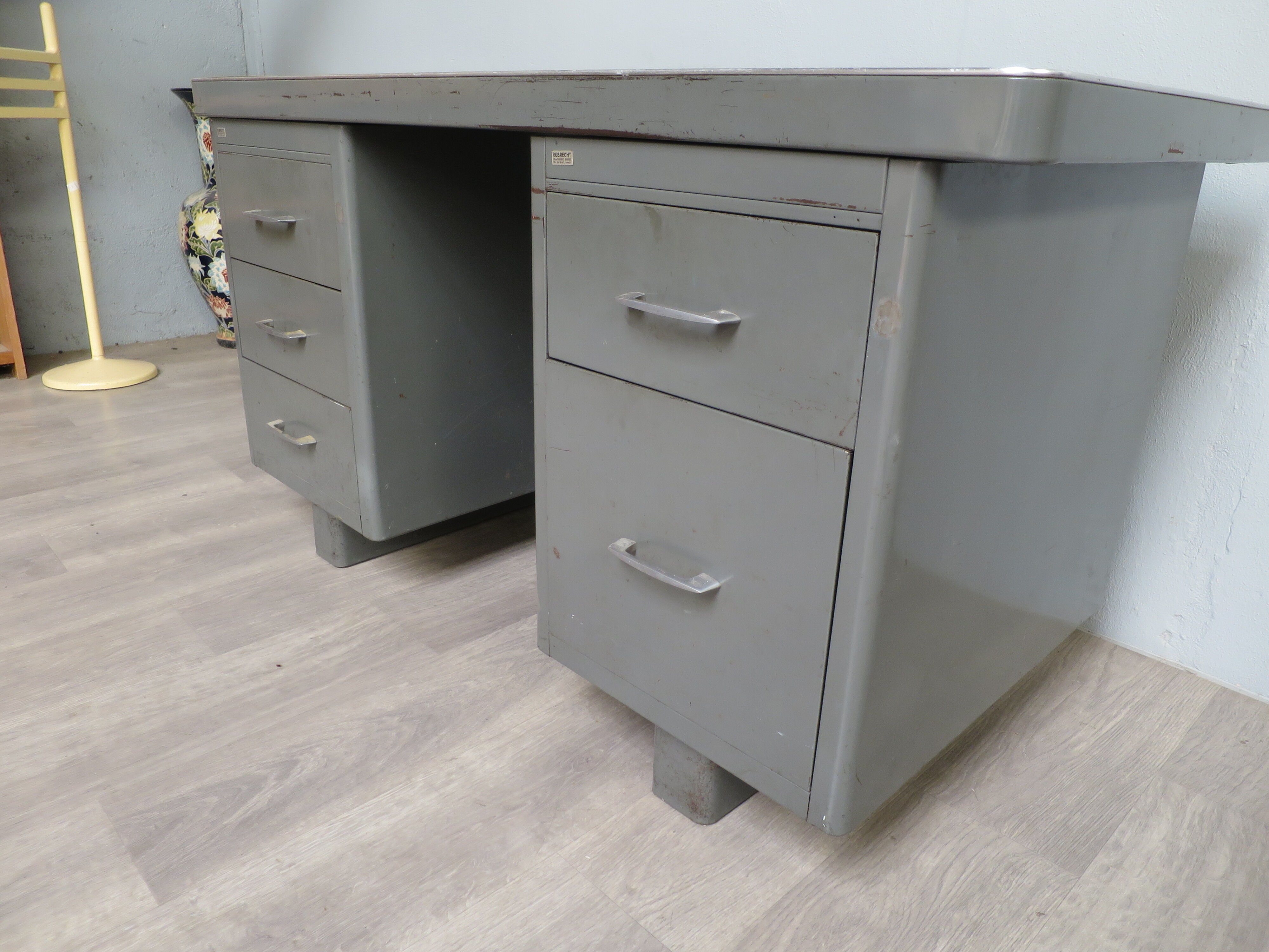 Industrial office year 50/60