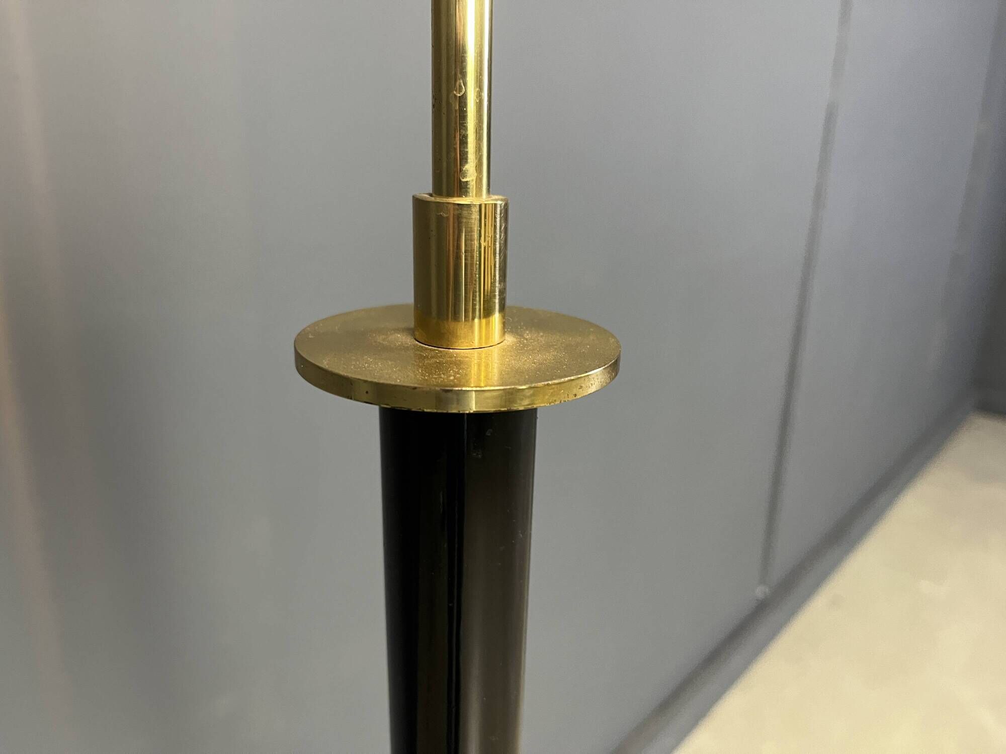 Modernist italian brass floor lamp, 1980s