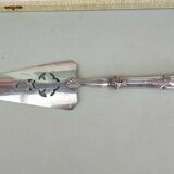 Silverplated cake knife and scoop
