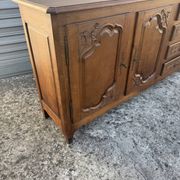 Enfilade picarde de style Louis XV en chêne massif