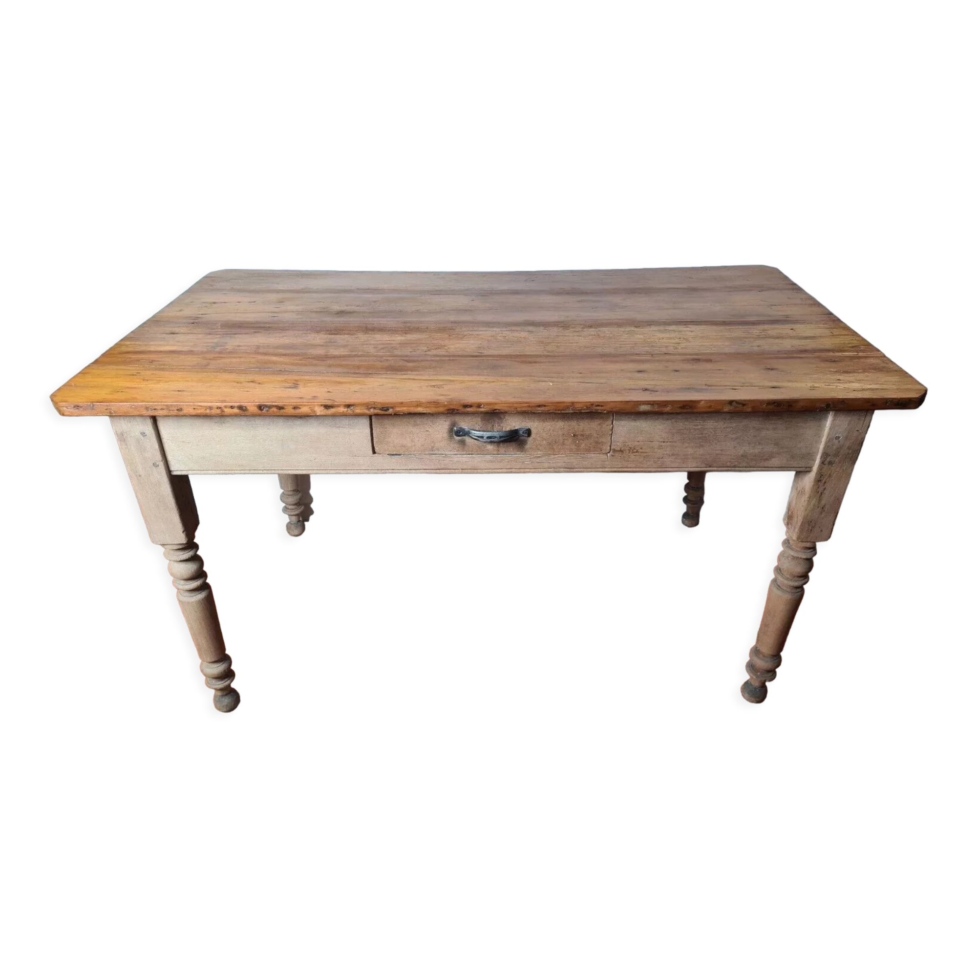 Patinated fir farmhouse table