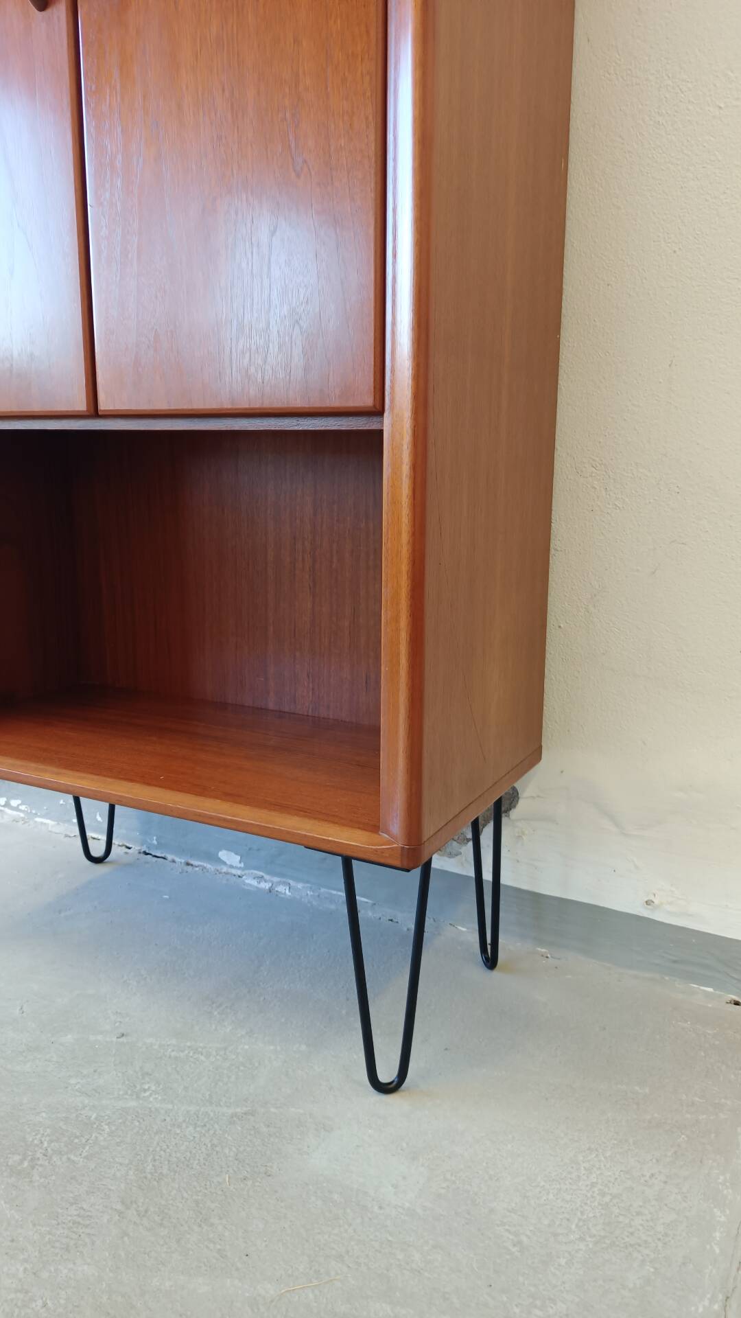 Luning teak wardrobe