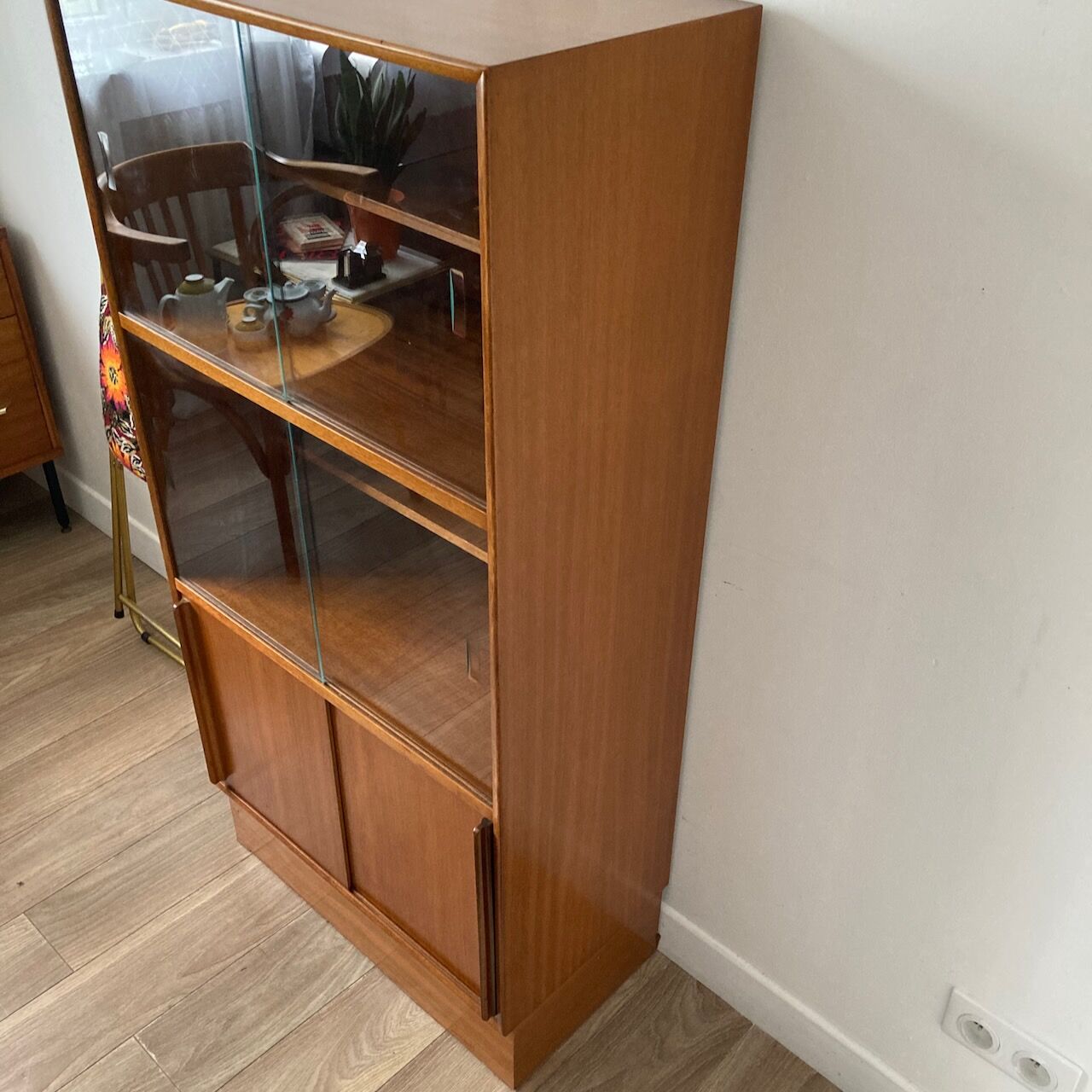 Library showcase 60s