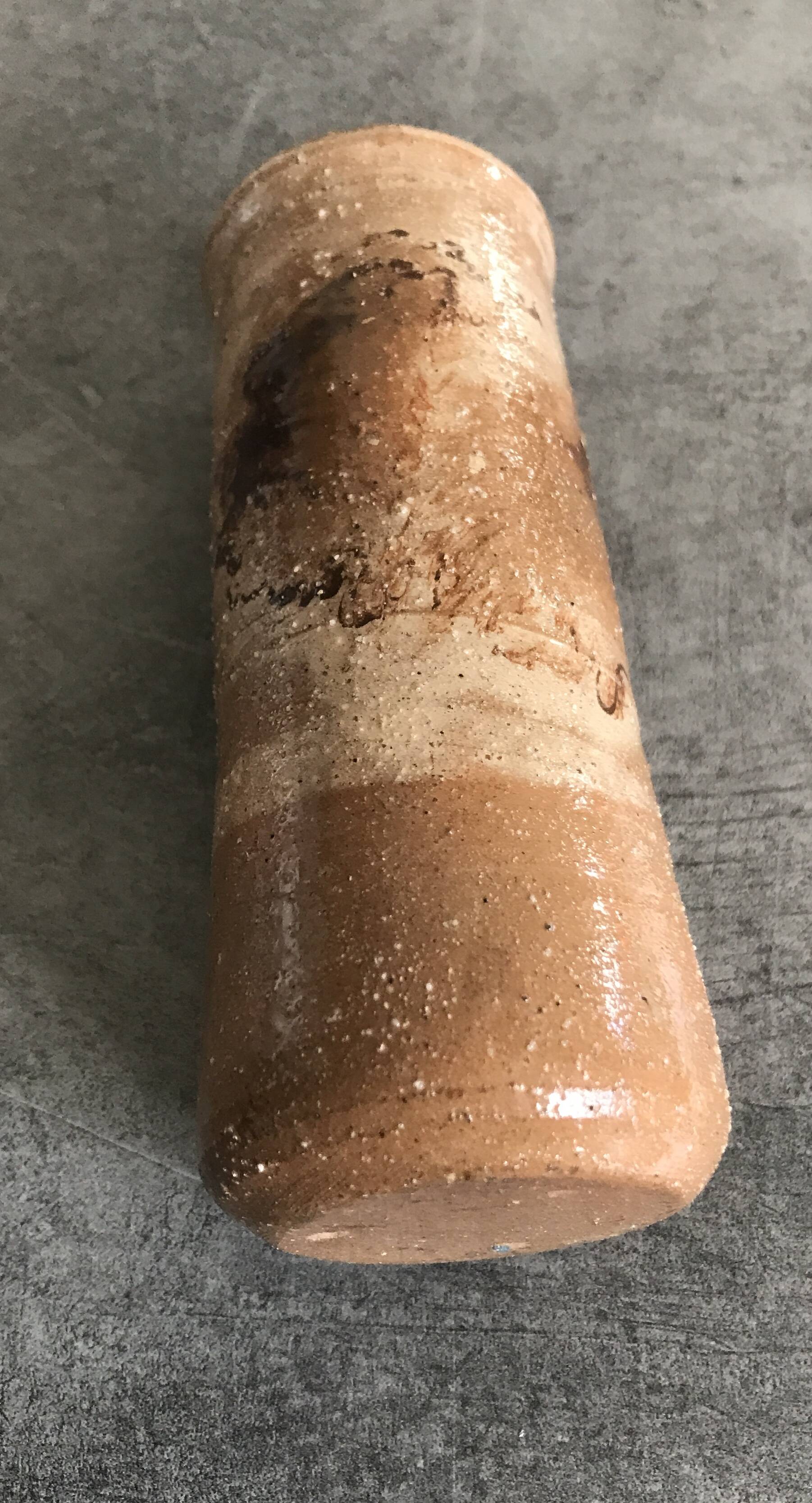 Vase vintage forme rouleau en grès émaillé beige/marron