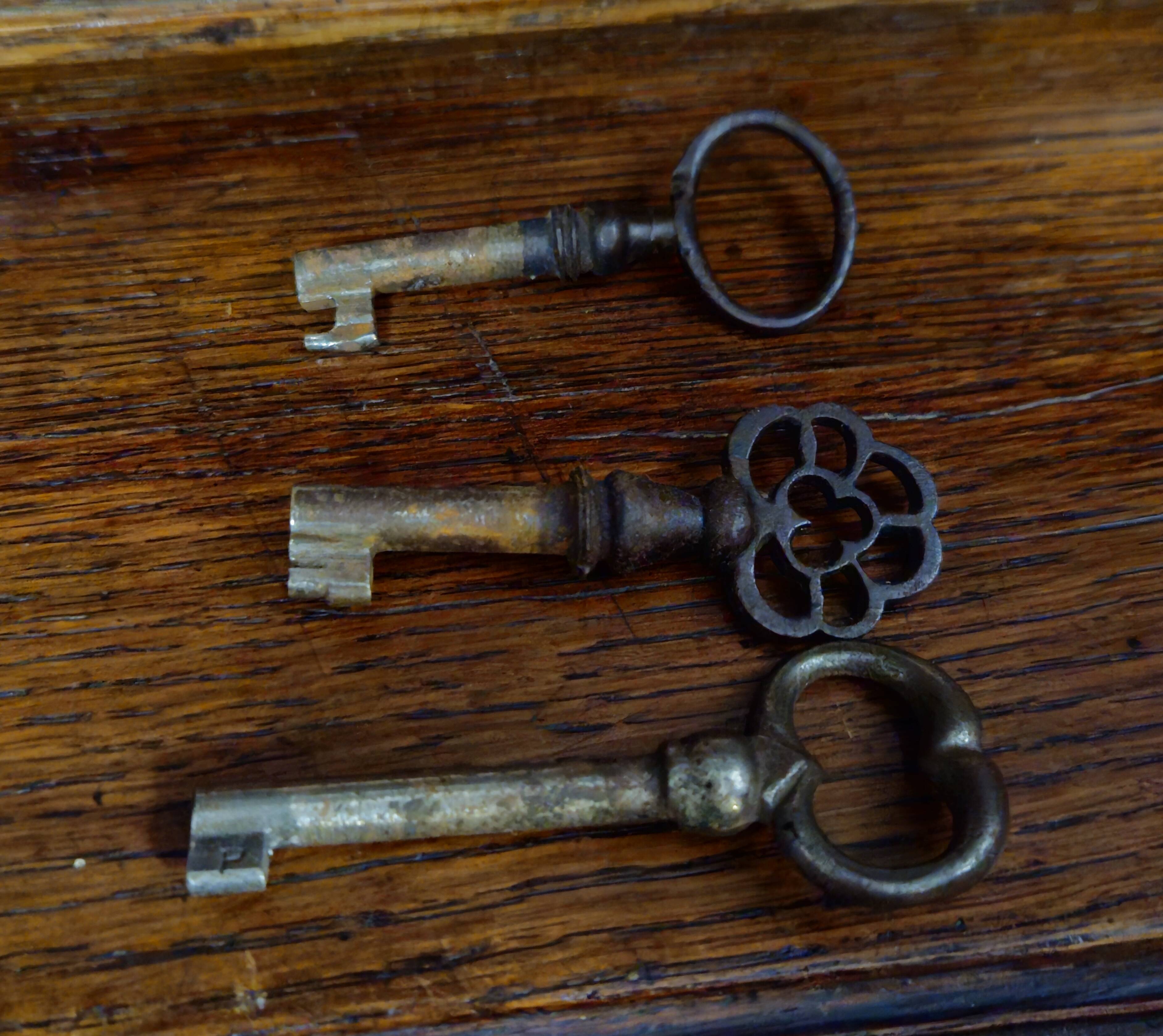 Buffet library two-body antique carved wooden.
