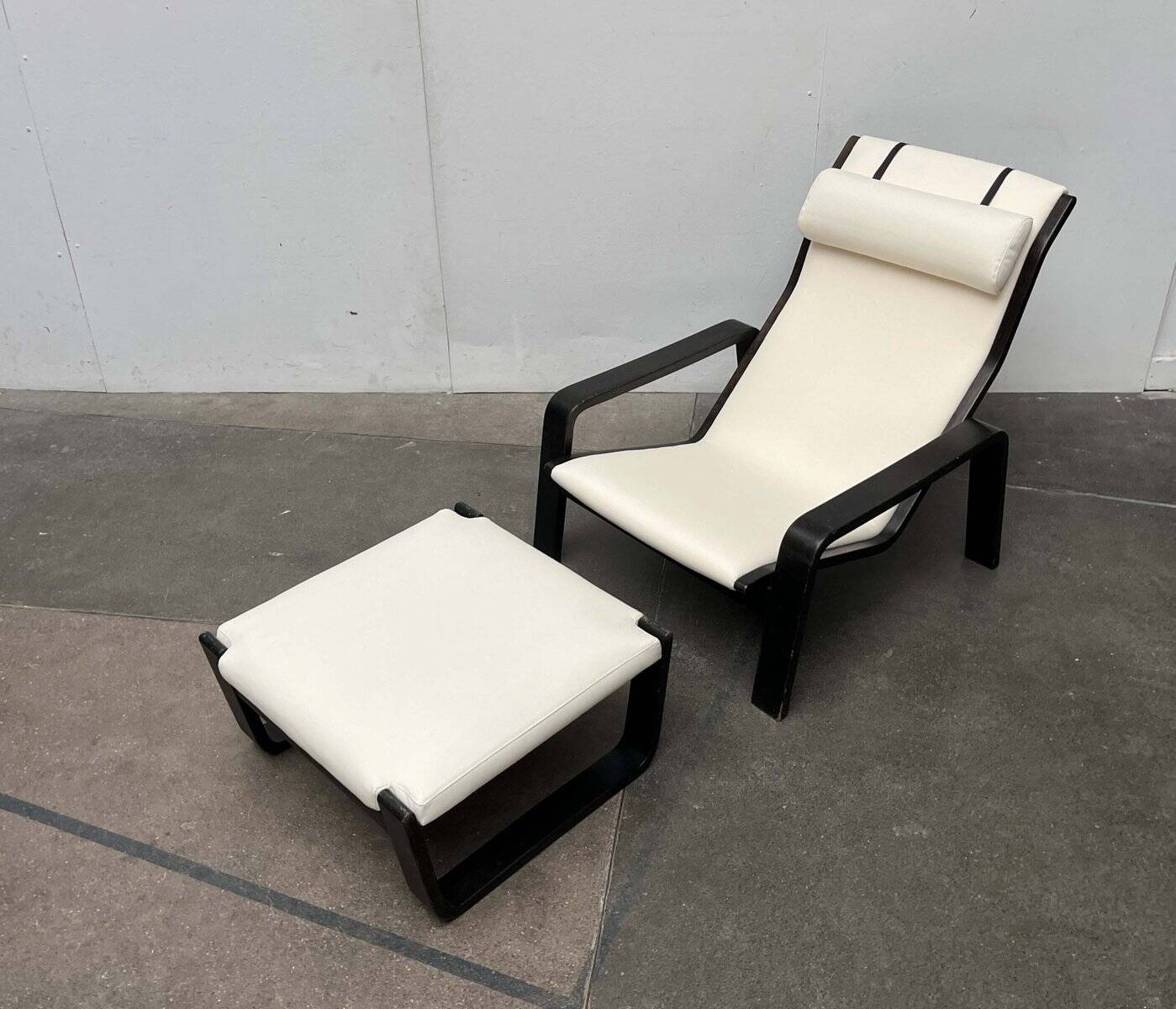 Modern mid-century Pulkka lounge chair set and footrest by Ilmari Lappalainen for Asko, Finland, 1960s.