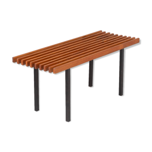 banc à lattes en bois