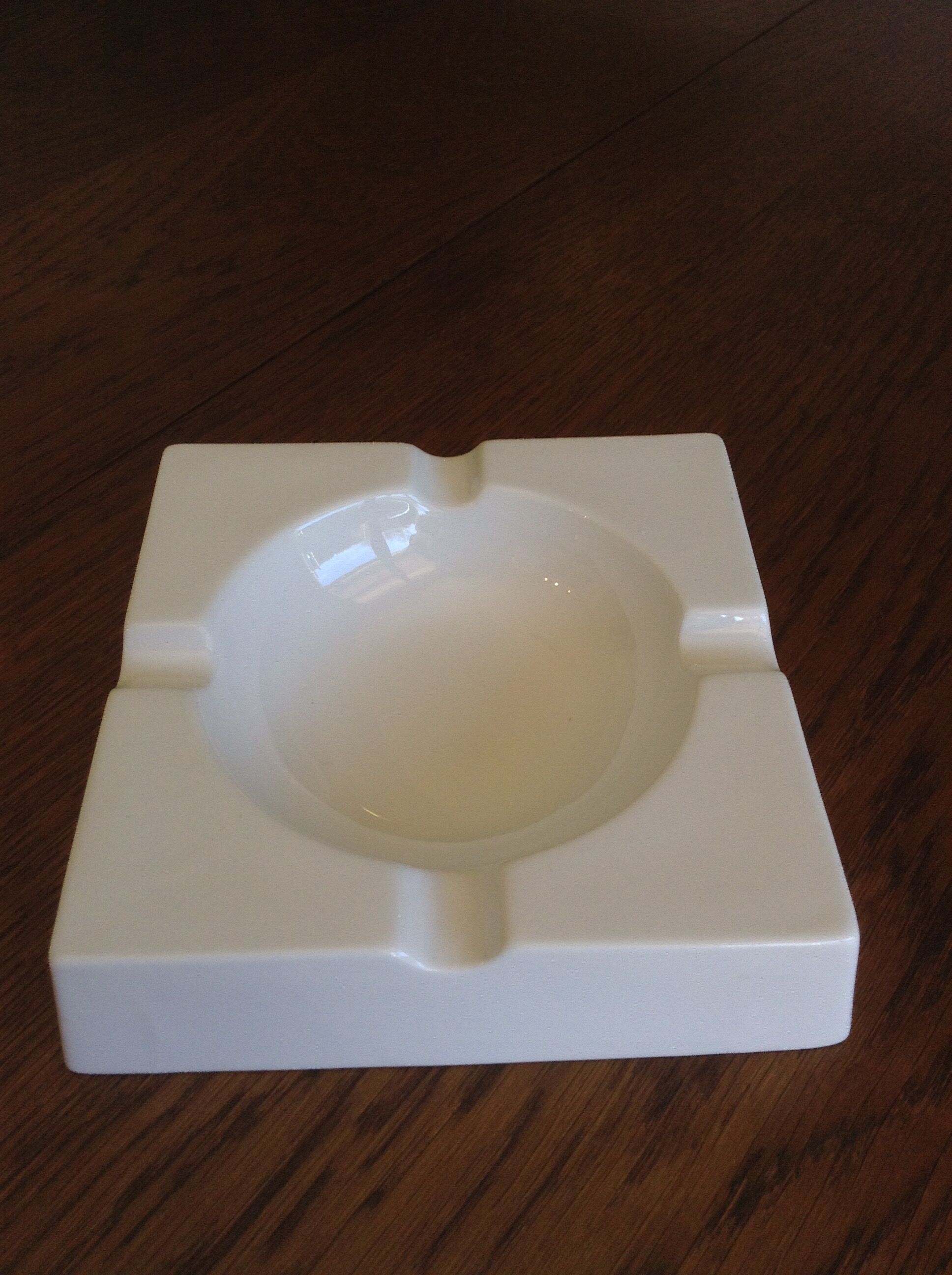 White square ashtray