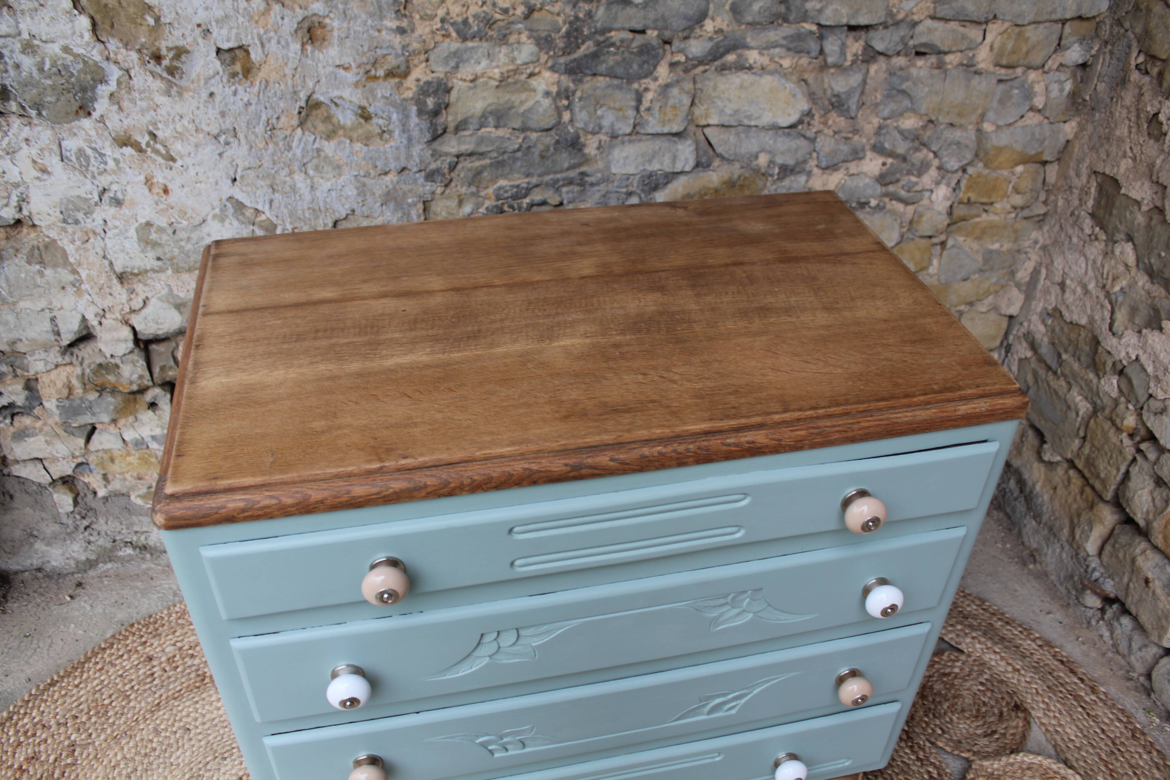 Chest of drawers