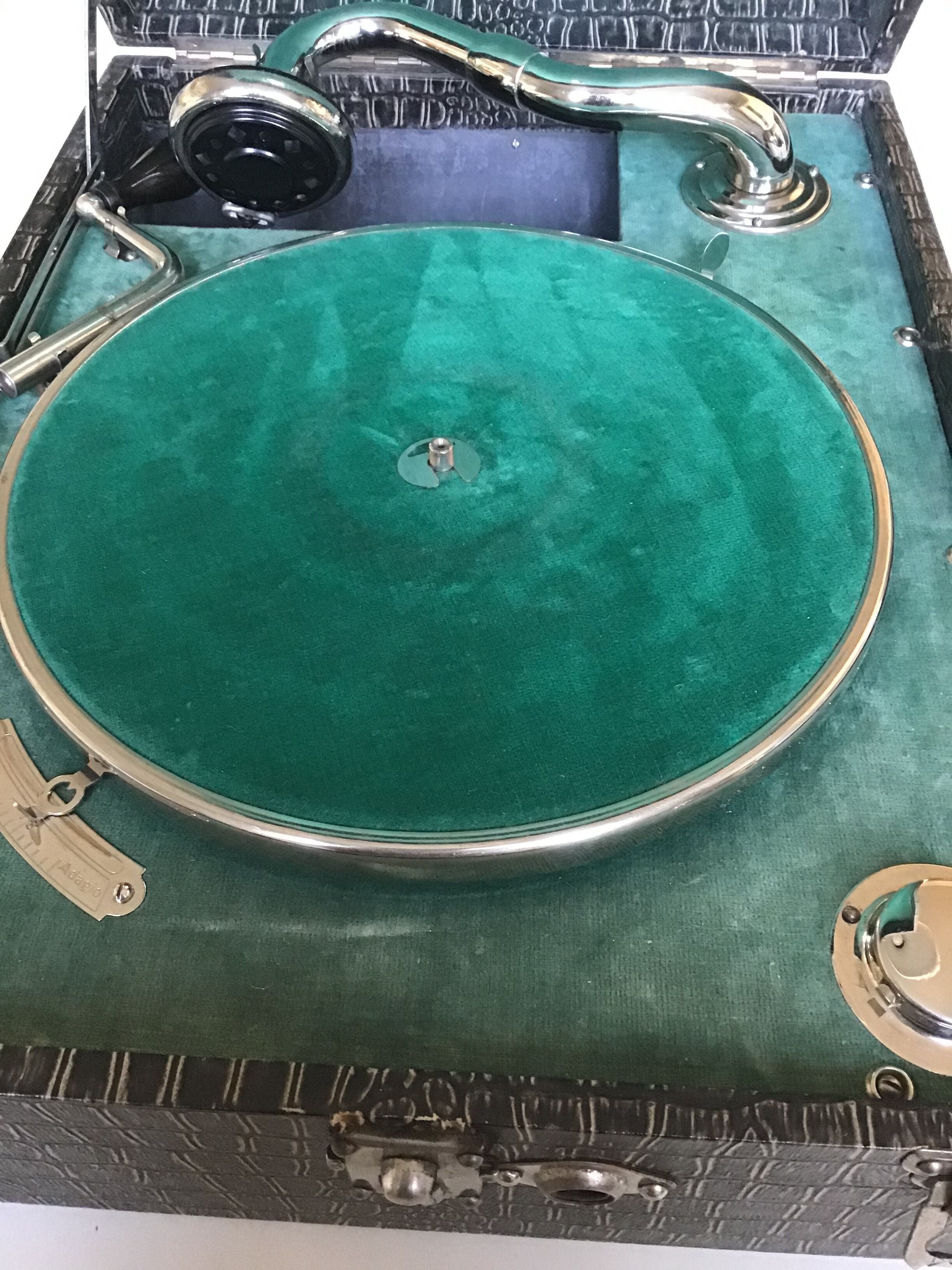 Portable old phonograph