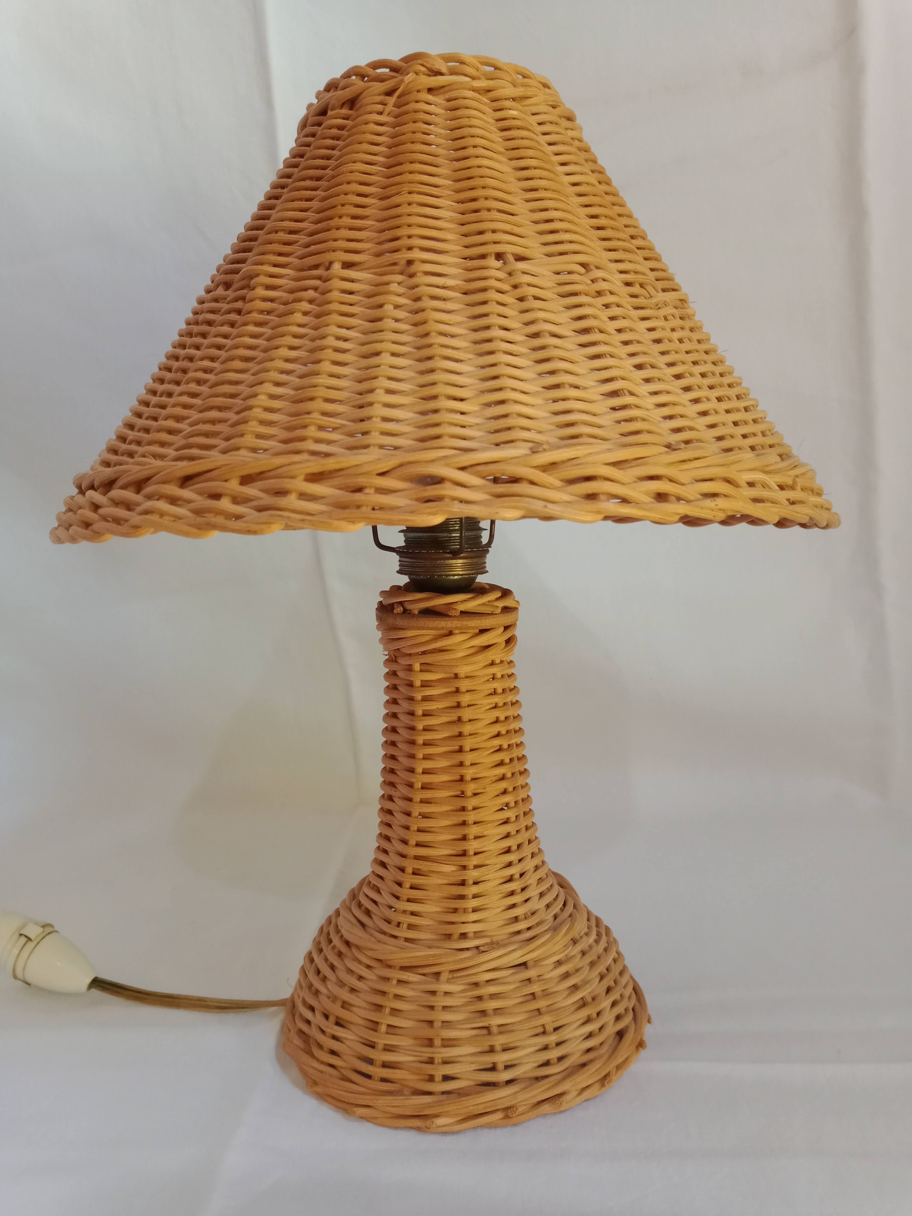 Vintage rattan lamp to install