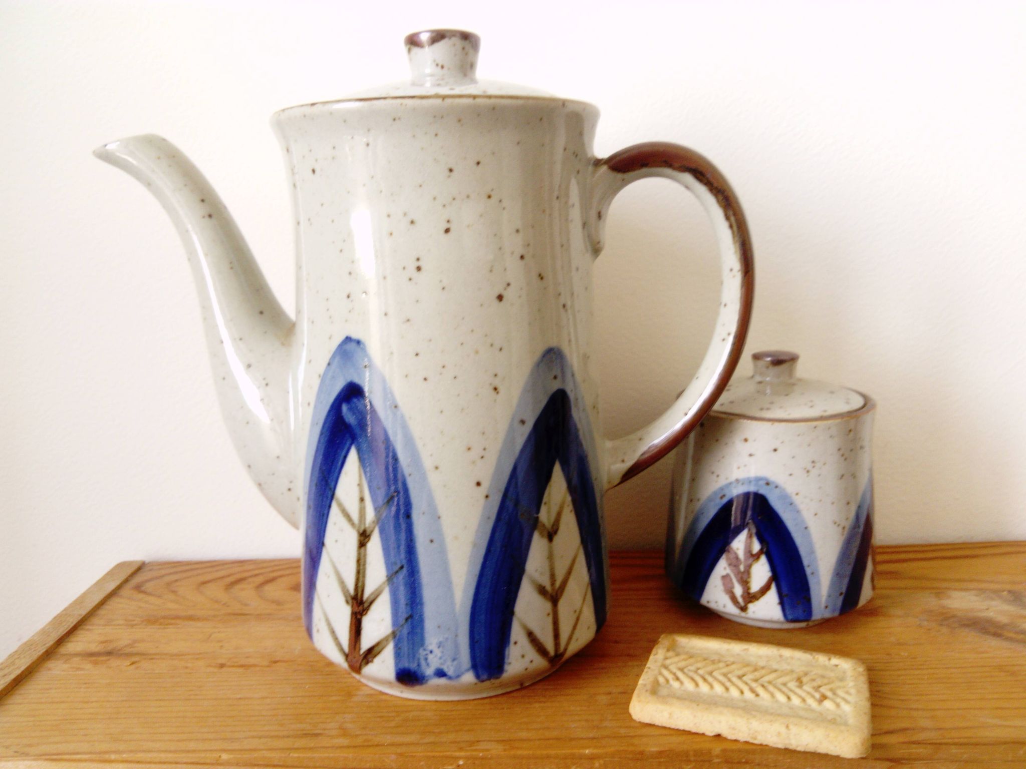Cafetière et sucrier vintage