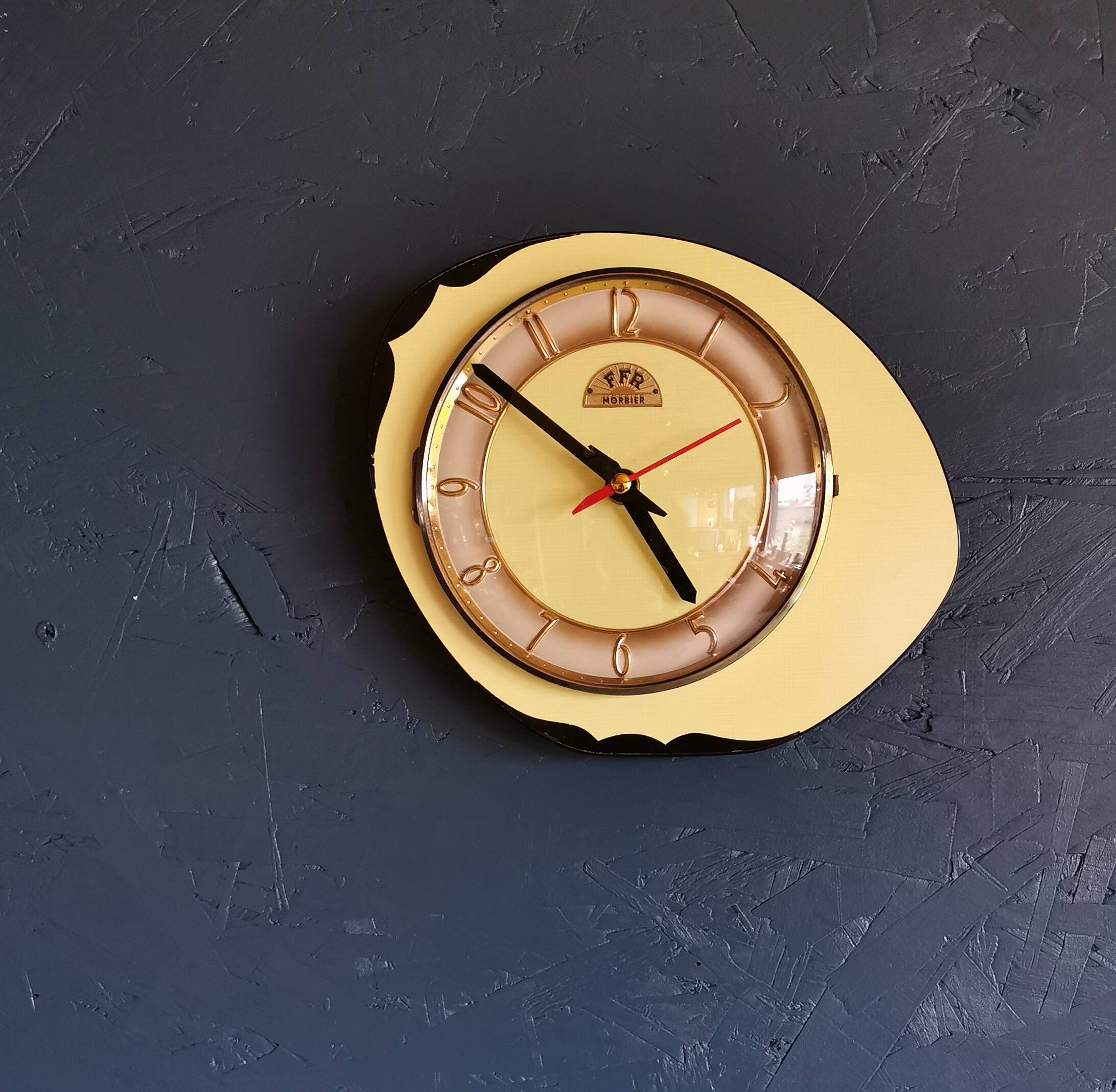 Vintage formica clock silent asymmetrical wall pendulum "FFR Morbier yellow black"