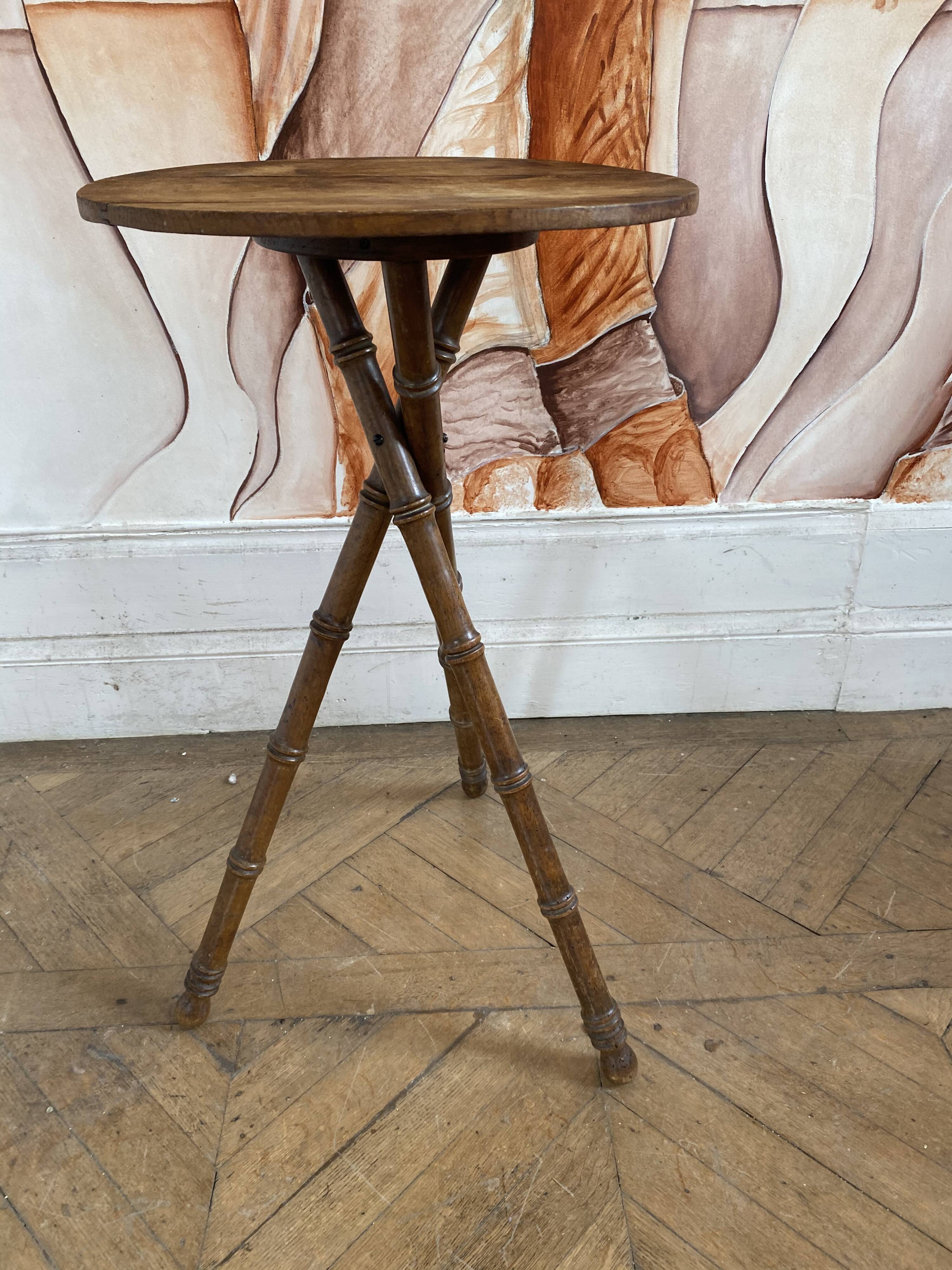 Wooden pedestal or saddle