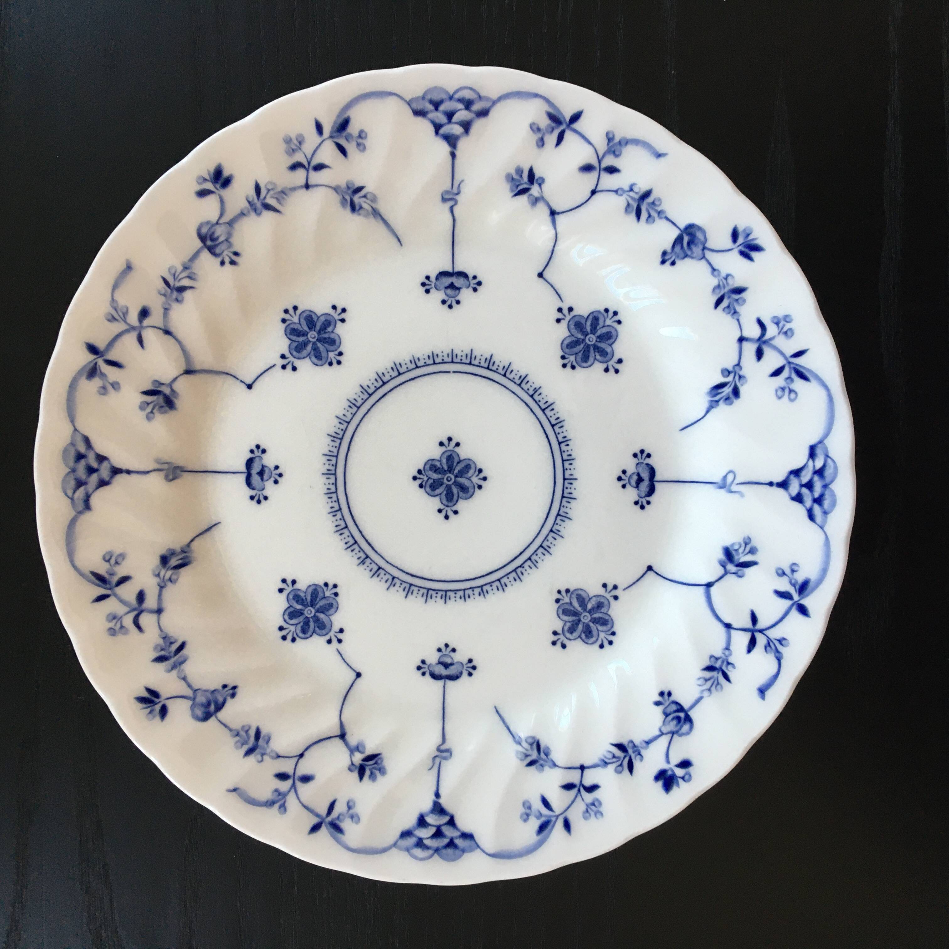 Lot de 4 assiettes en porcelaine anglaise