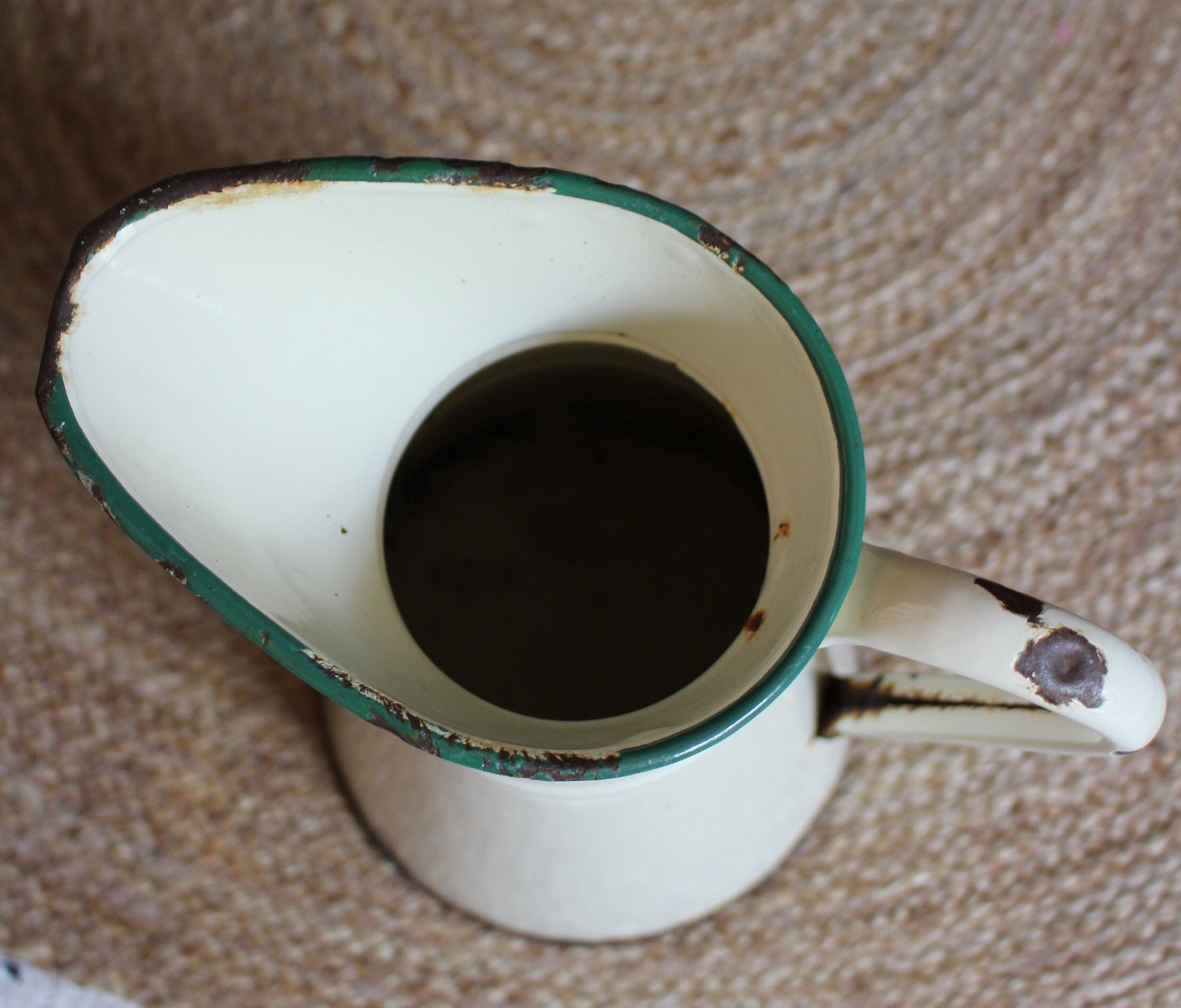 Large pitcher Enamelled sheet metal