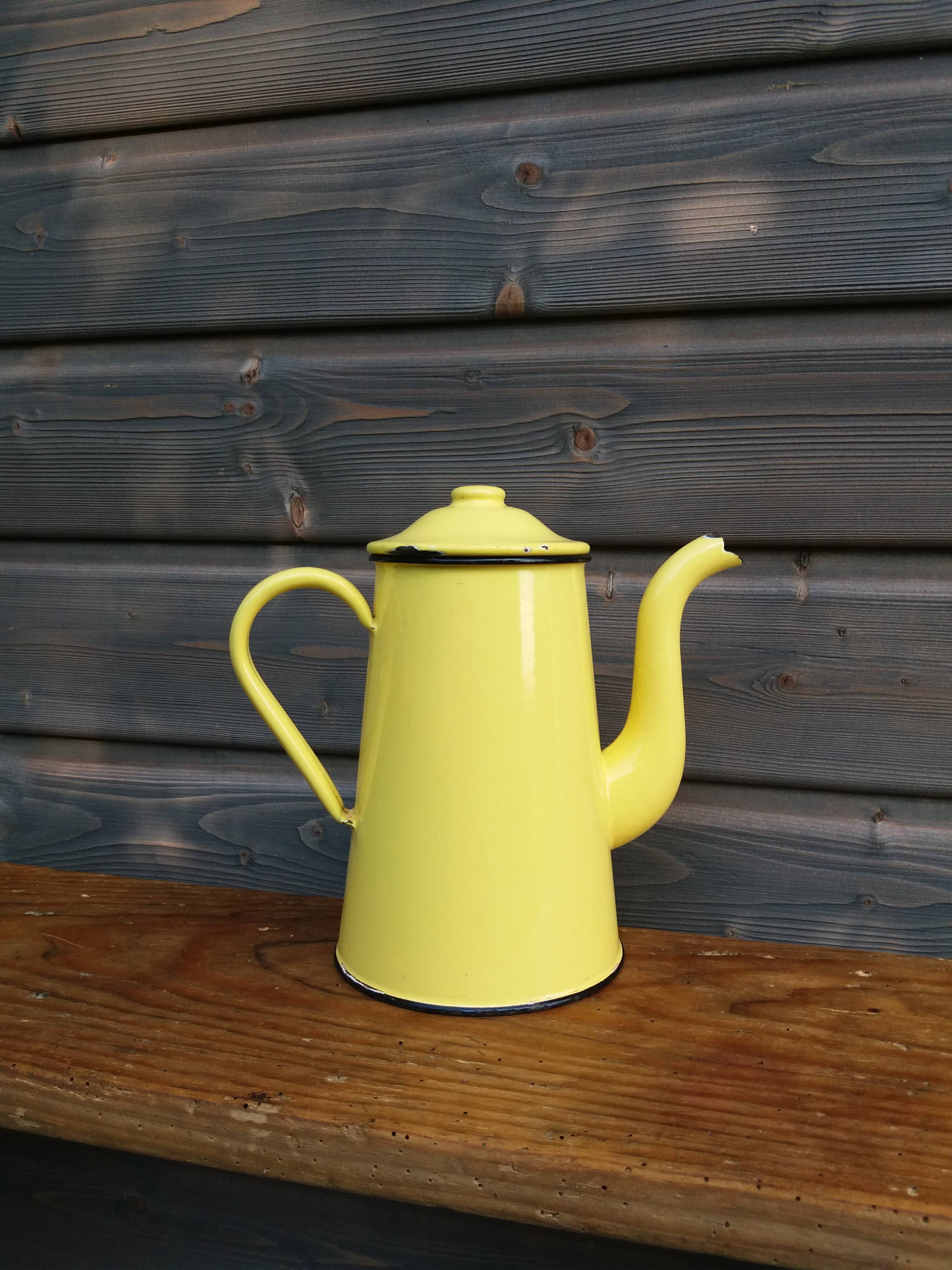 Enamelled coffee maker