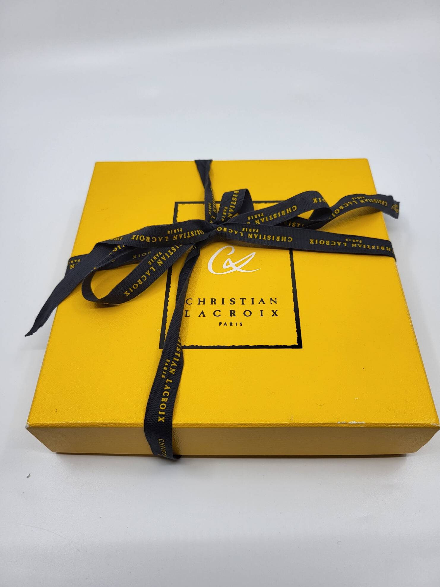 Christian lacroix porcelain pocket tray "follement" series