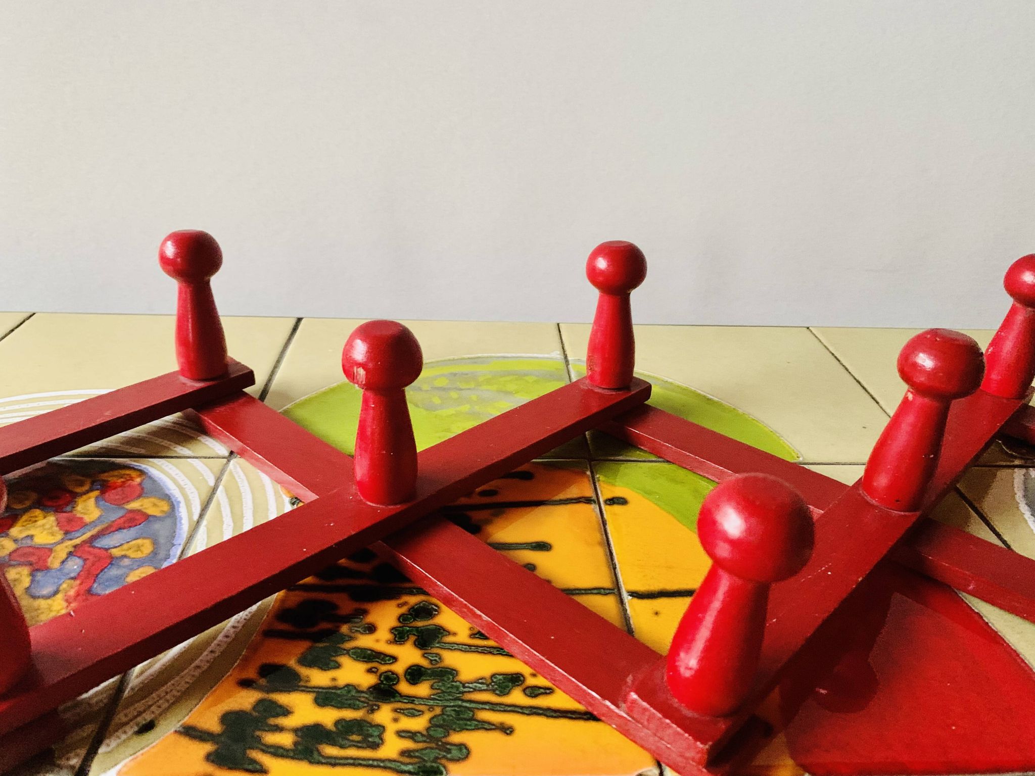 Vintage accordion coat rack in red painted wood