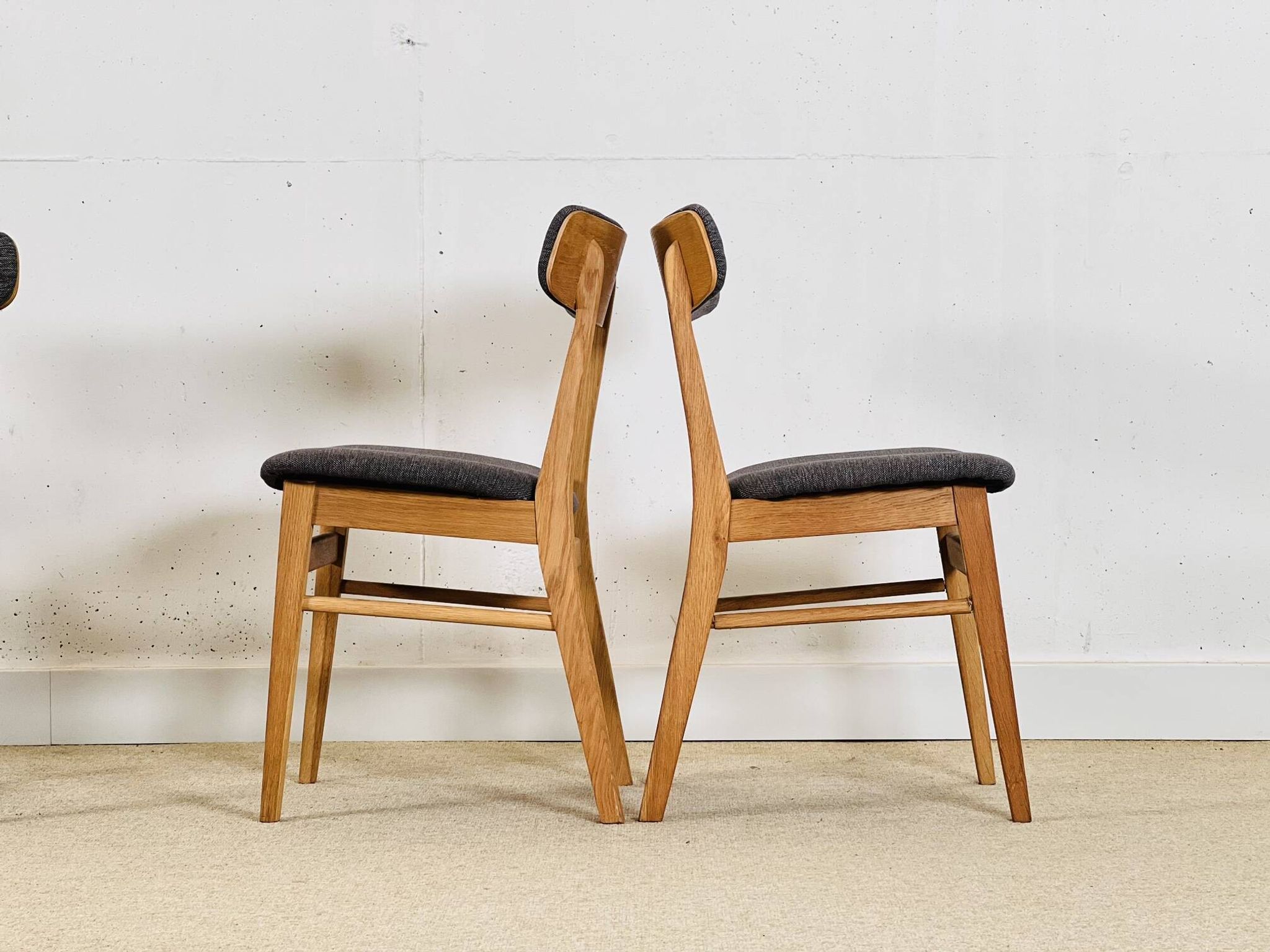 Ensemble de quatre chaises Farstrup danoises en chêne