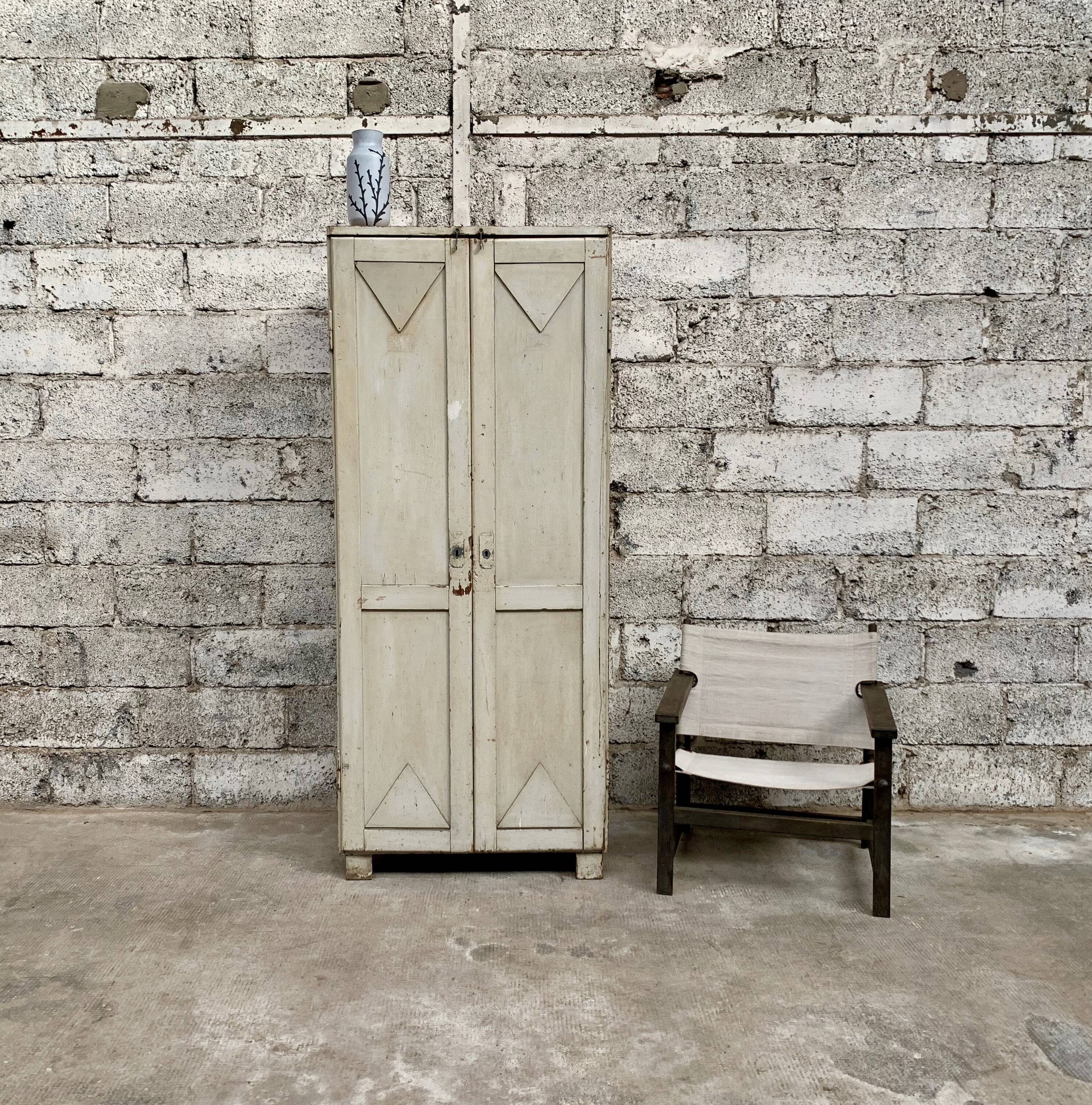 Ancienne vestiaire d'atelier