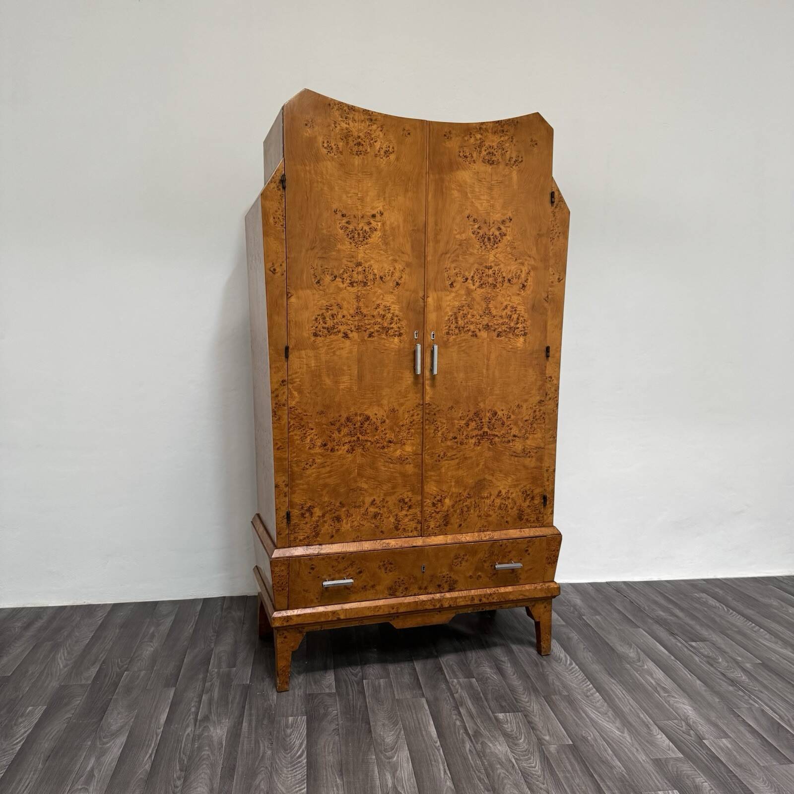 Cubist Art Deco wardrobe in burl 1940s modernist design