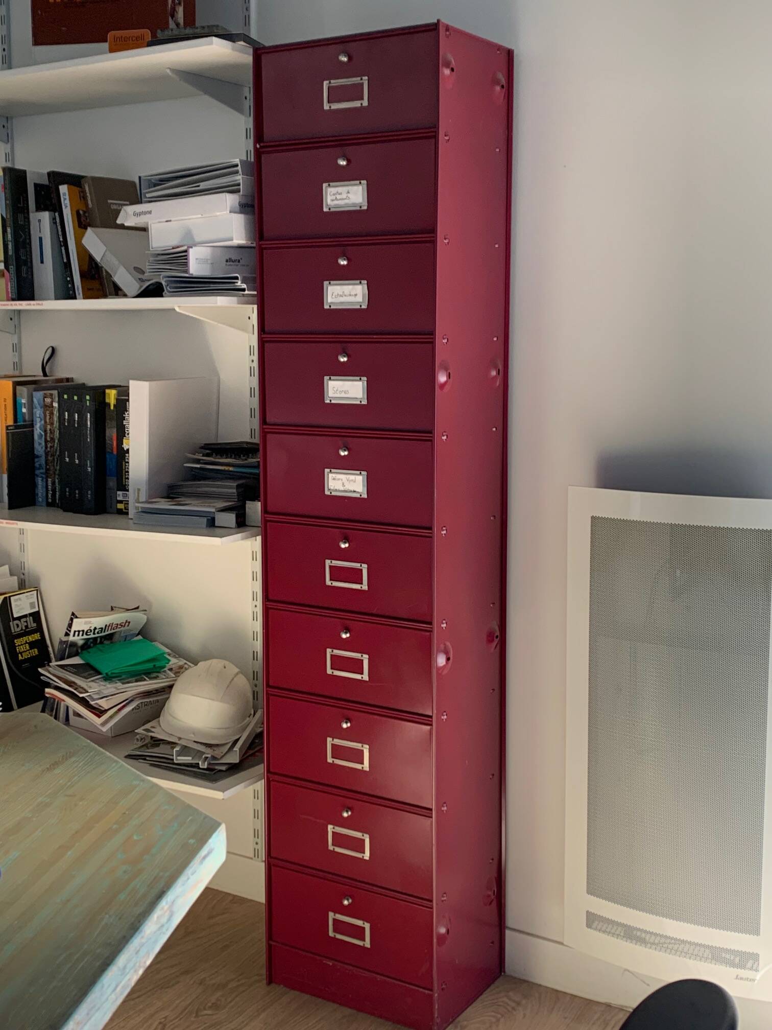 "Roneo" flap column furniture
