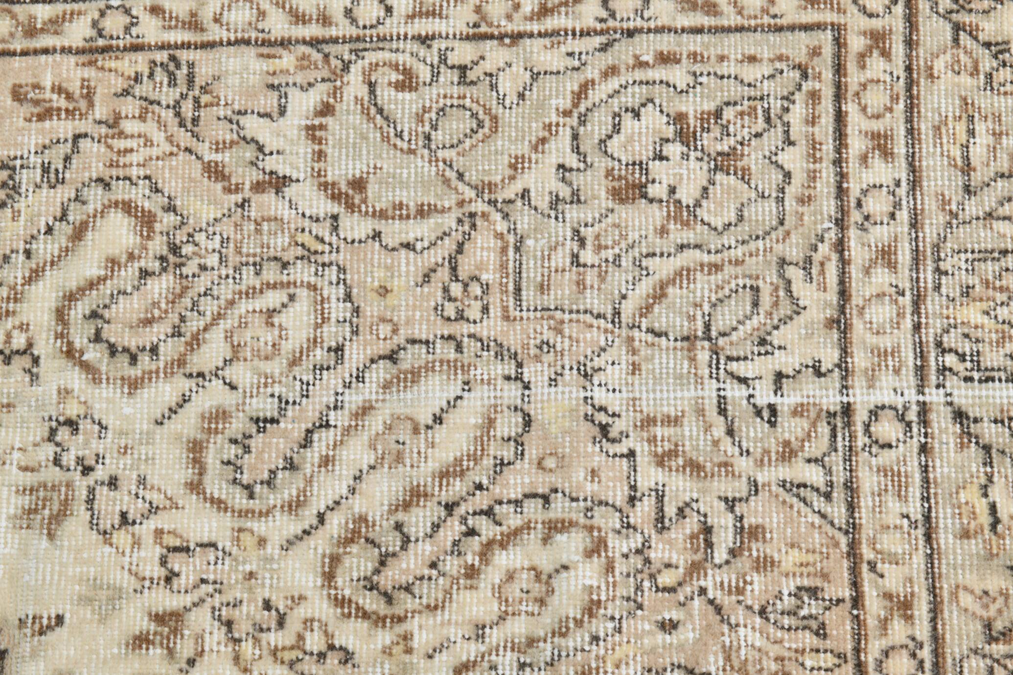 Grand tapis vintage tons pastel jaune et vert menthe, faded 312x197Cm