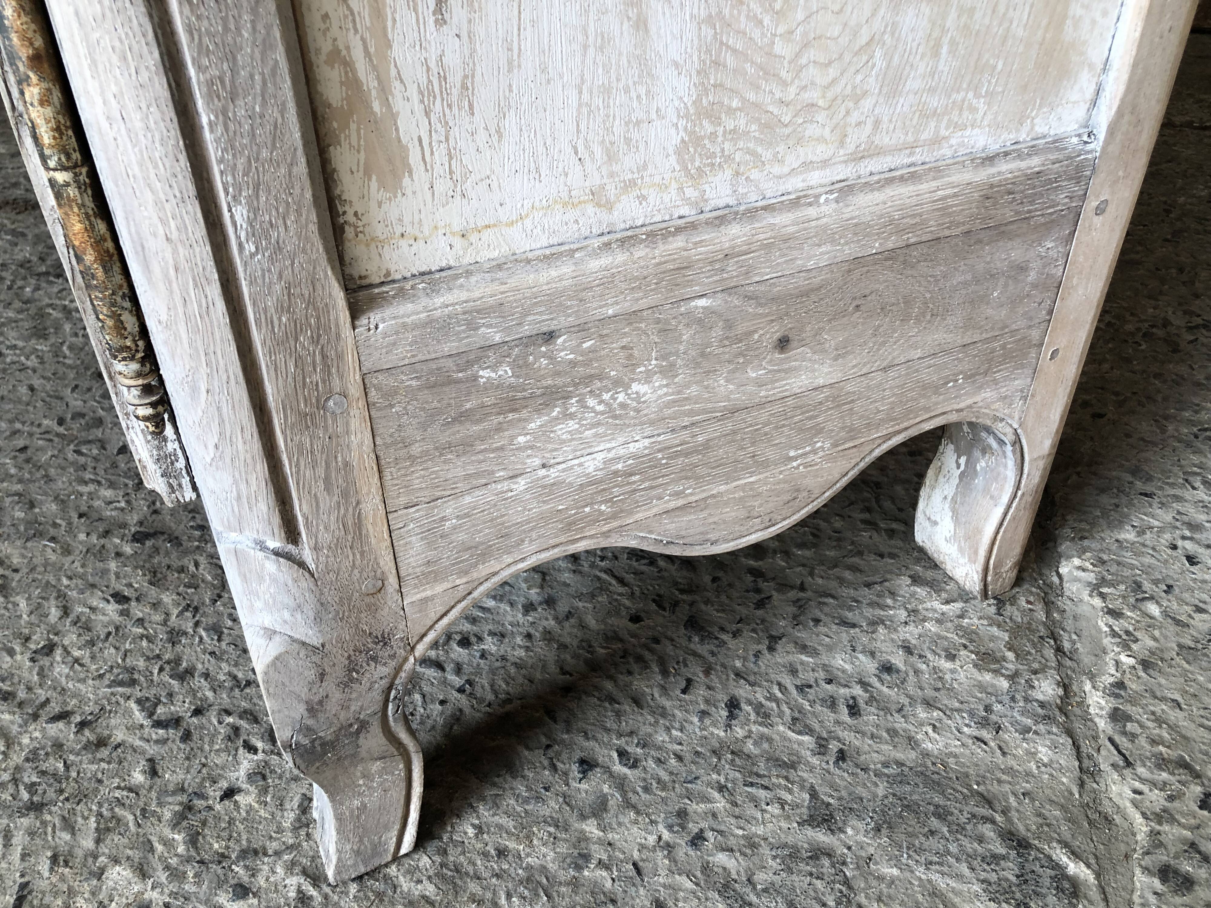 Buffet de style Louis XV