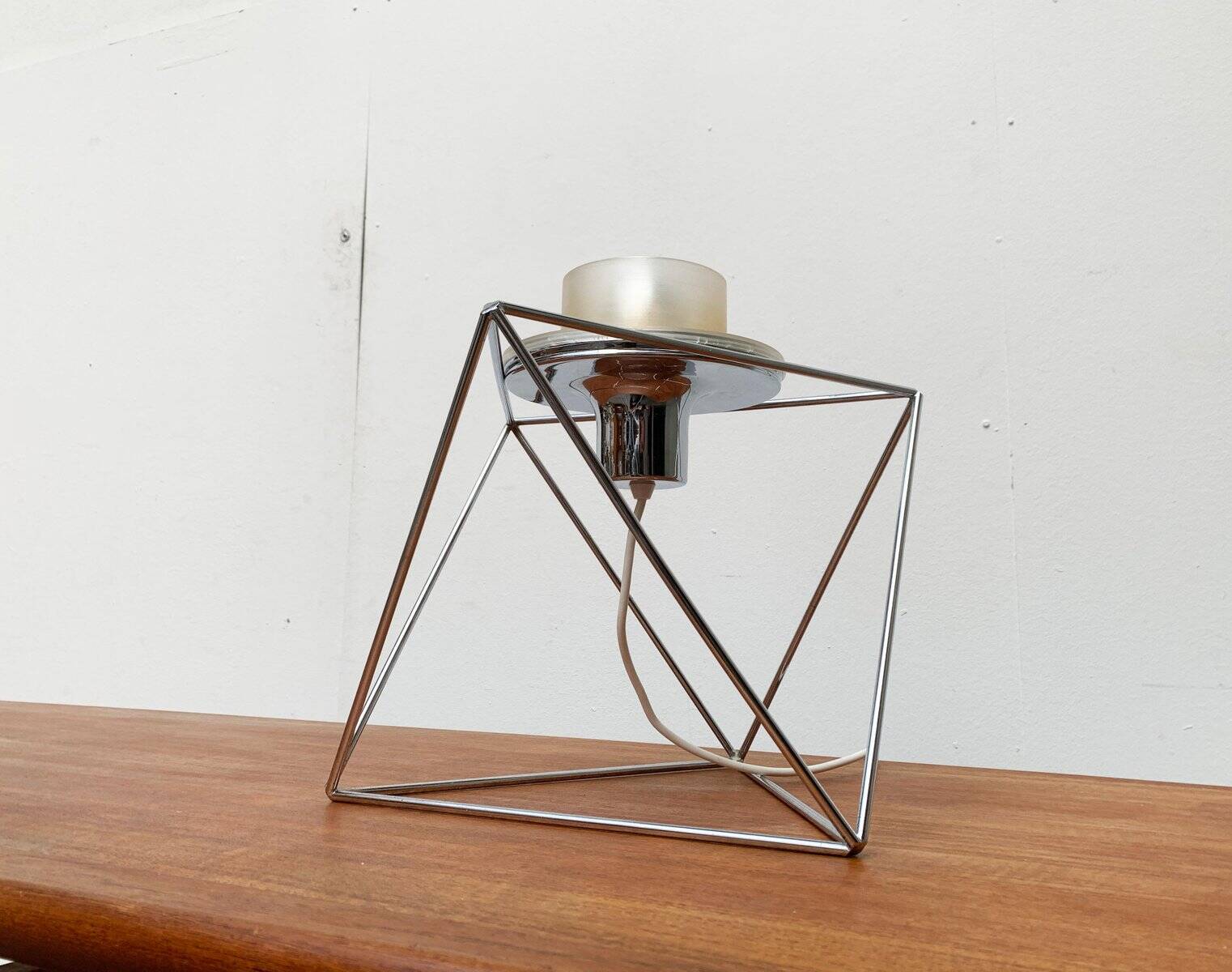 Poliedra table lamp from the Italian space age by Felice Ragazzo for Guzzini