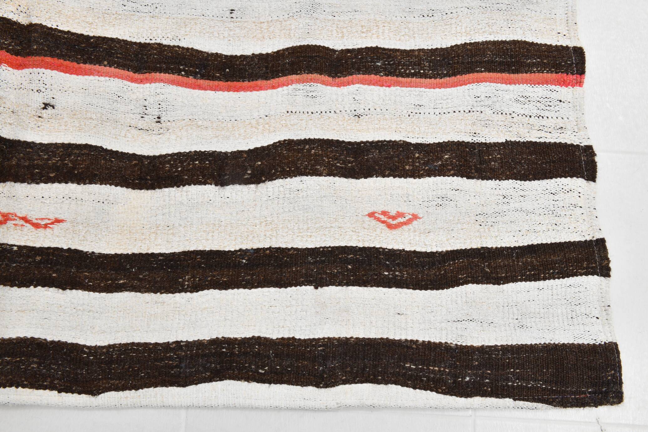 6x7 Natural White & Brown Kilim Rug, 183x212Cm