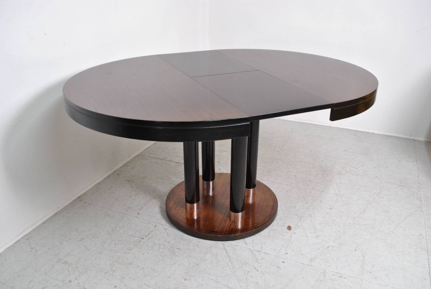 Art Deco extendable dining table