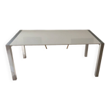 Extendable living room table